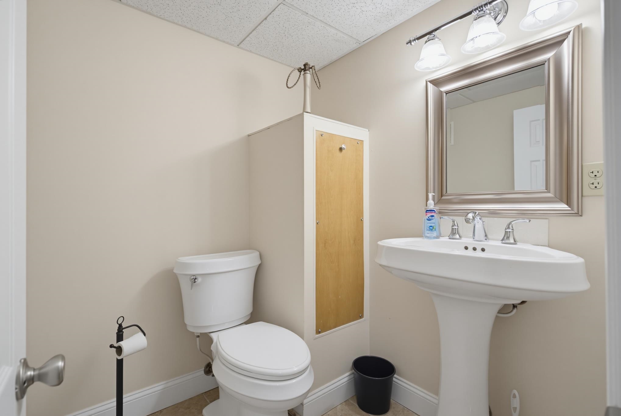 4 Hampshire Hills Drive Property Photo 45