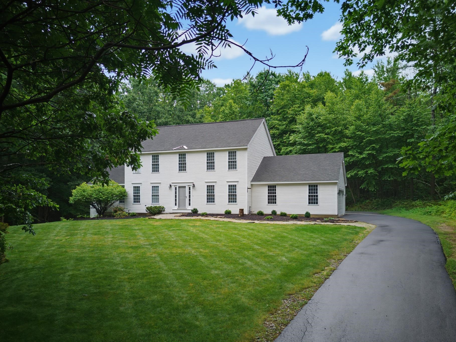 4 Hampshire Hills Drive Property Photo 53