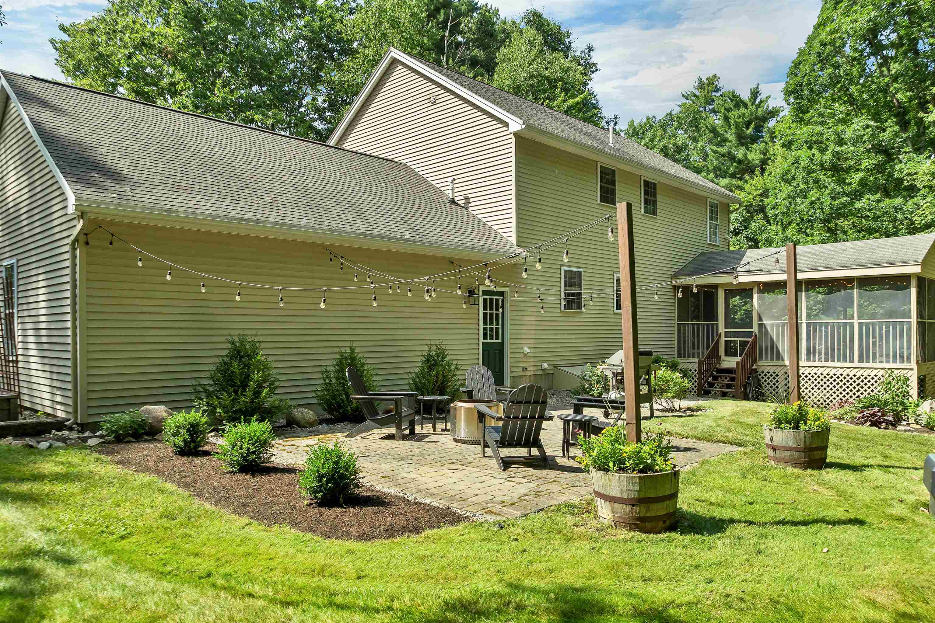 2 Hampshire Hills Drive Property Photo 8