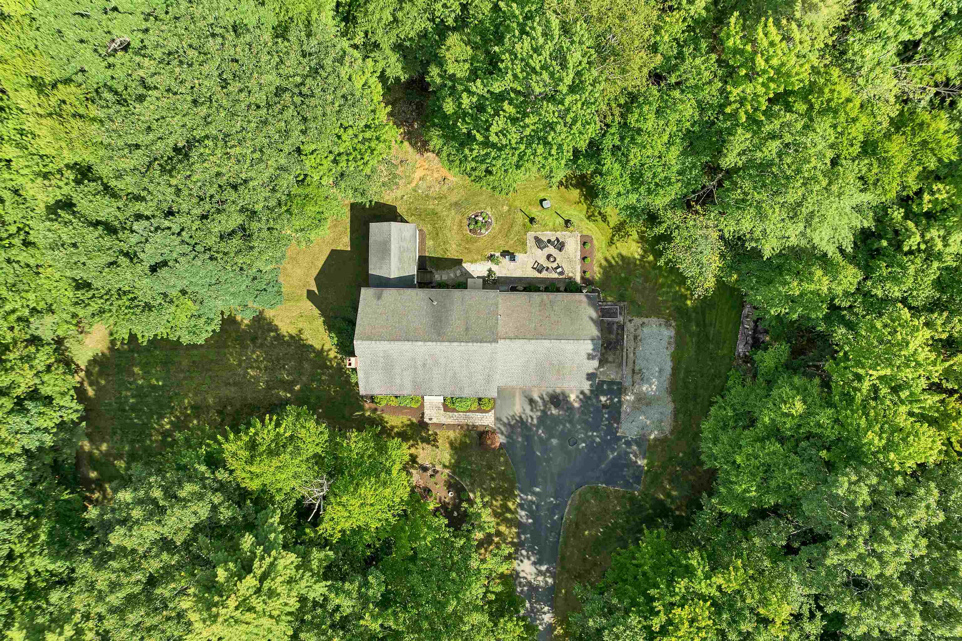 2 Hampshire Hills Drive Property Photo 10