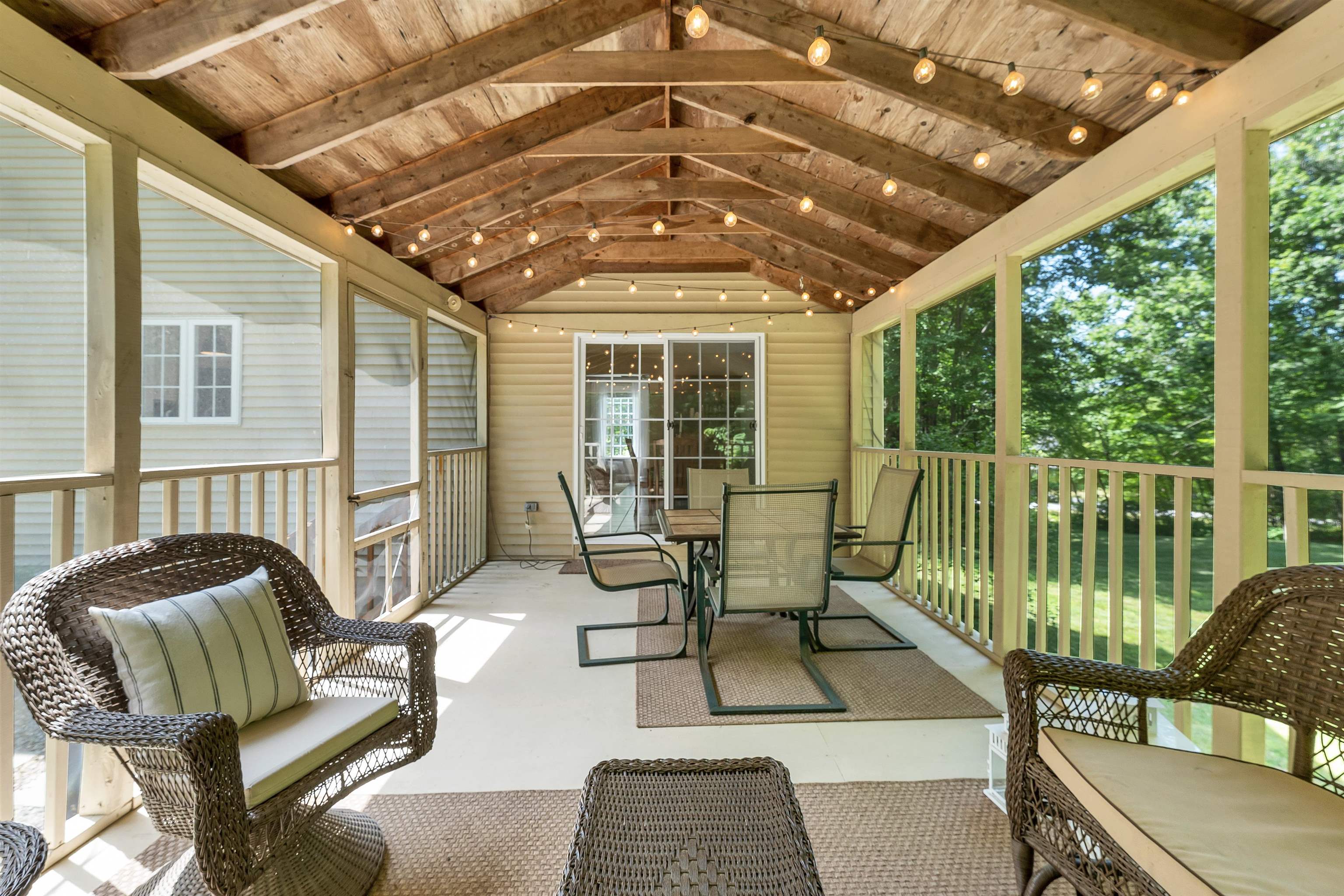 2 Hampshire Hills Drive Property Photo 14