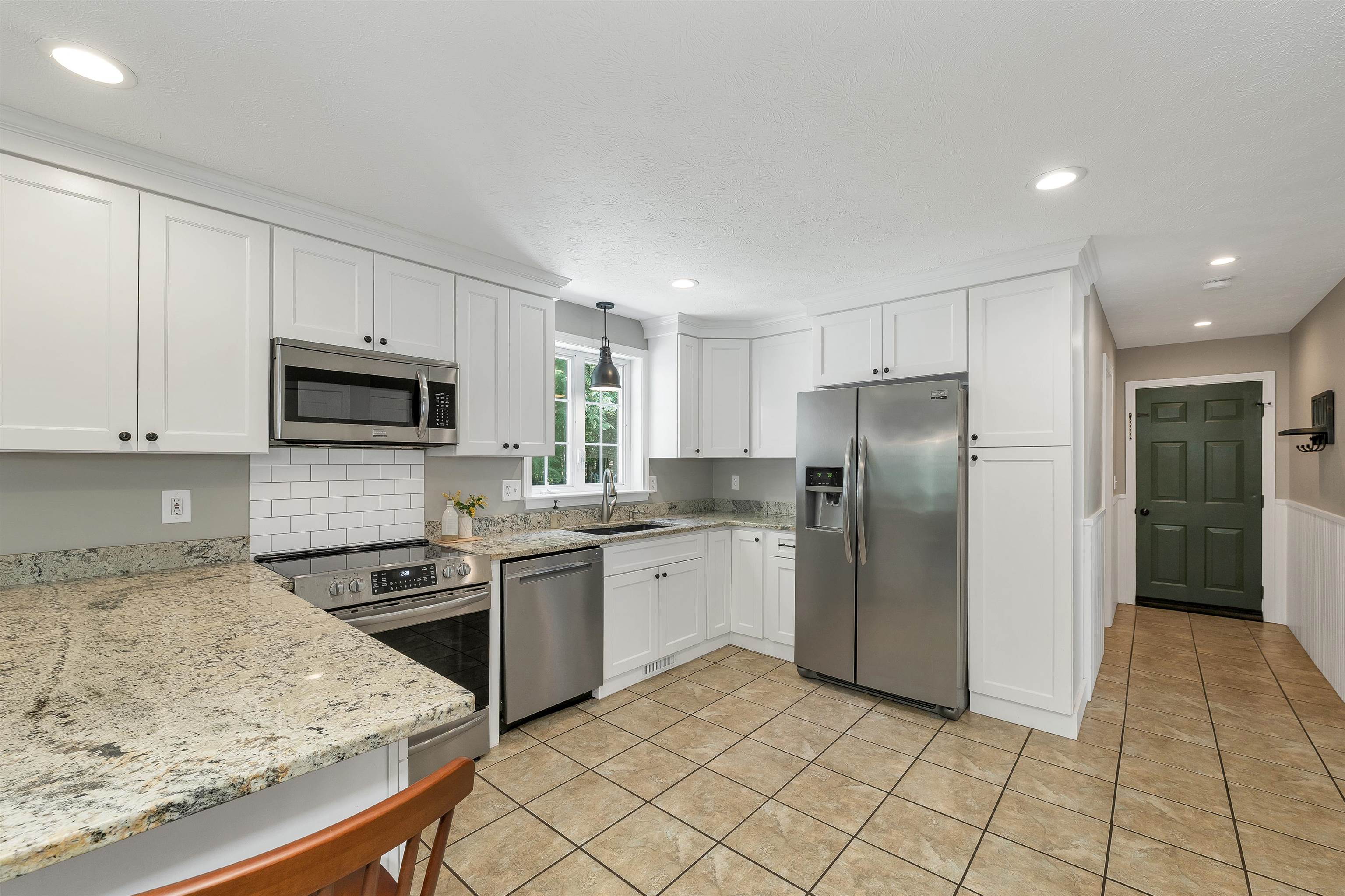 2 Hampshire Hills Drive Property Photo 15