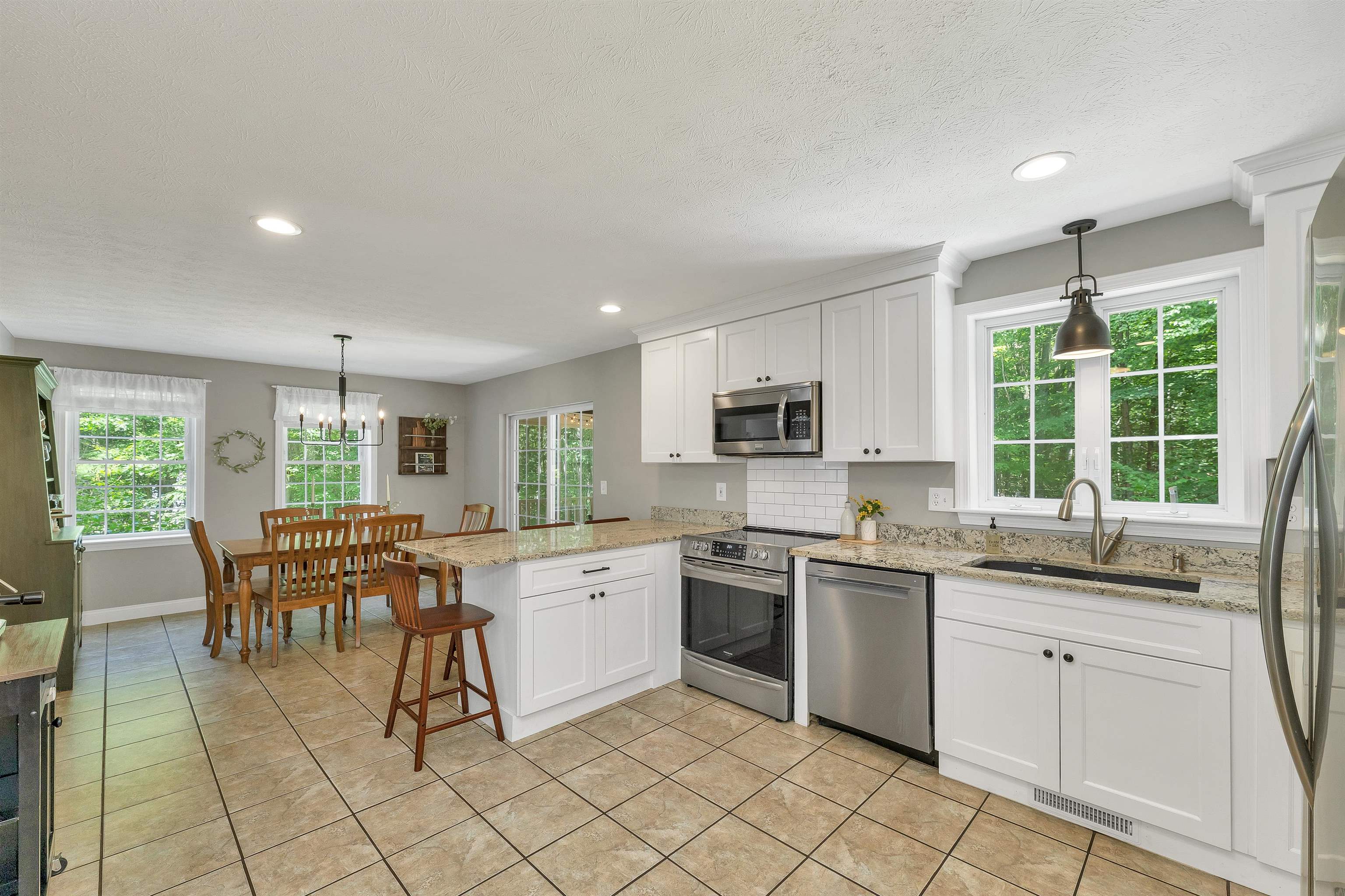 2 Hampshire Hills Drive Property Photo 16