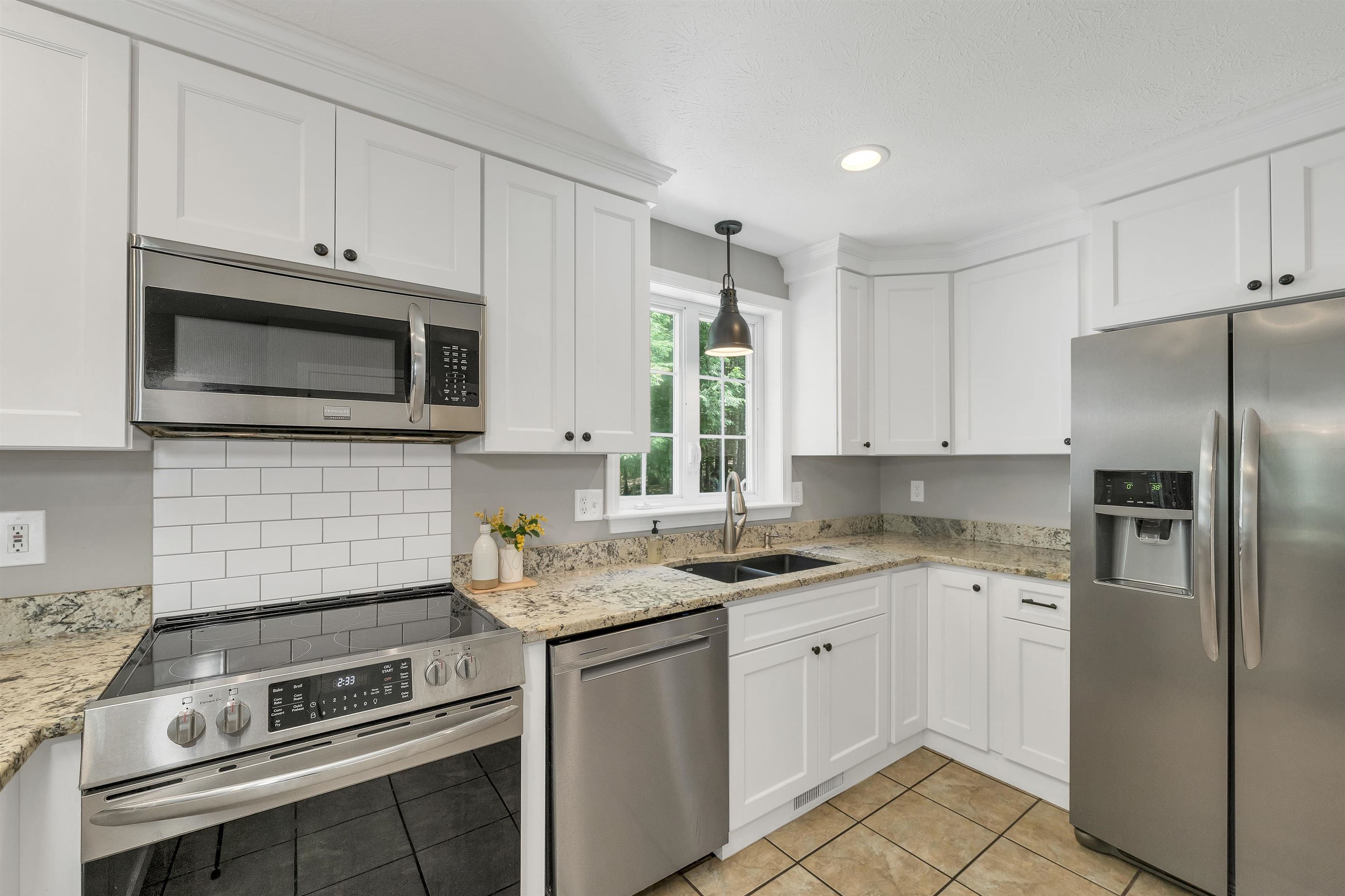 2 Hampshire Hills Drive Property Photo 18