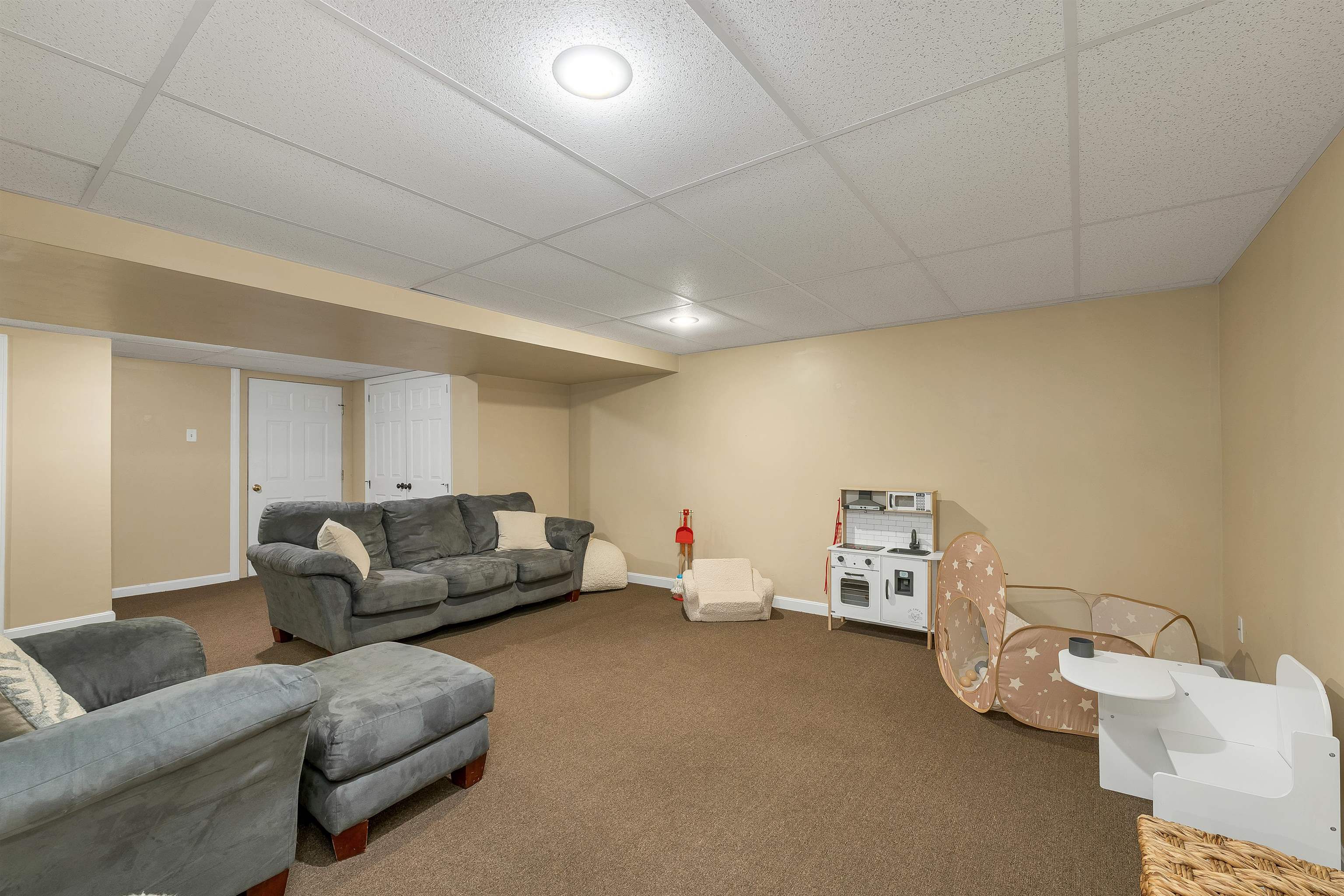 2 Hampshire Hills Drive Property Photo 36