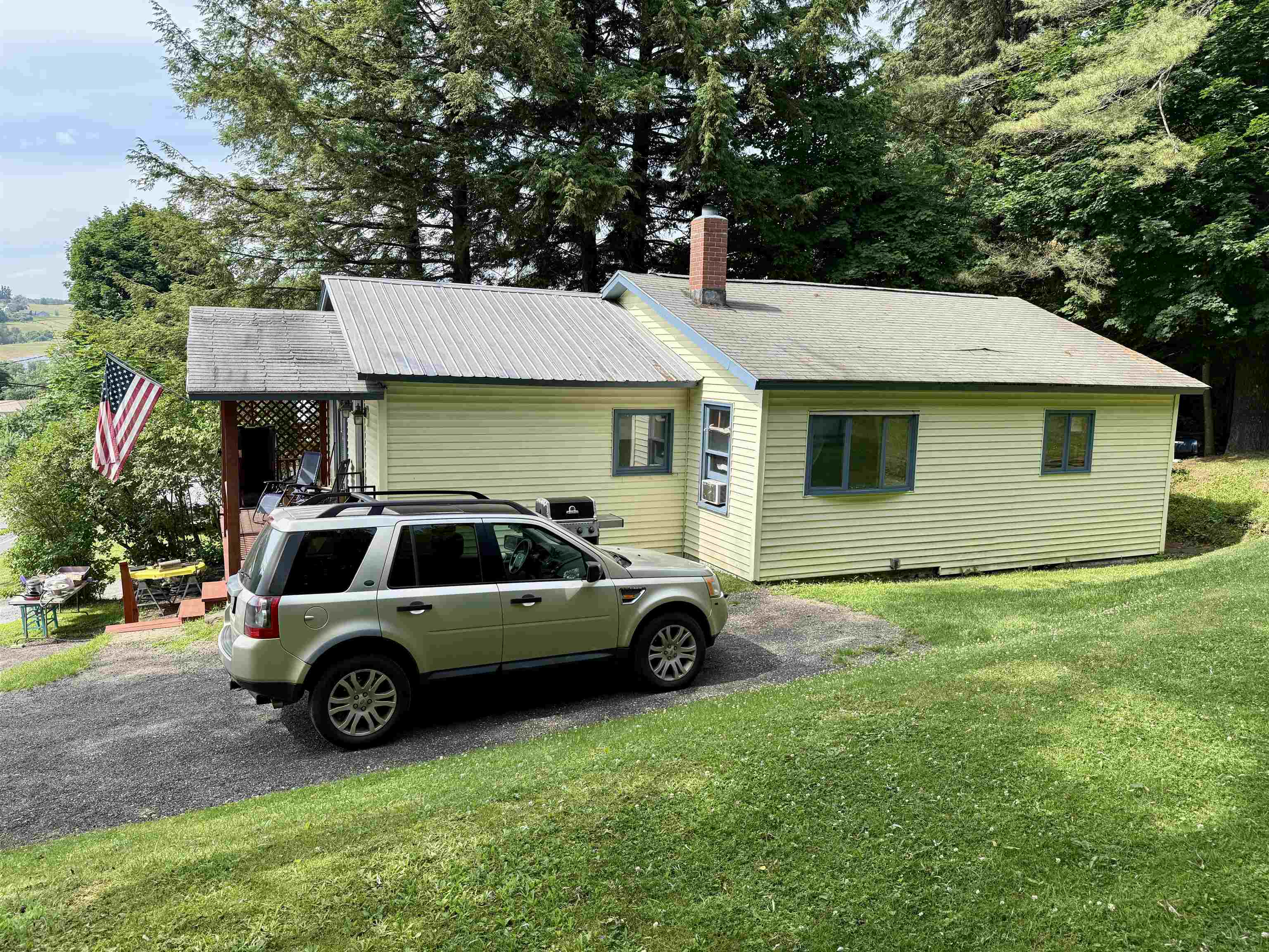 39 Middle Road Property Photo 1