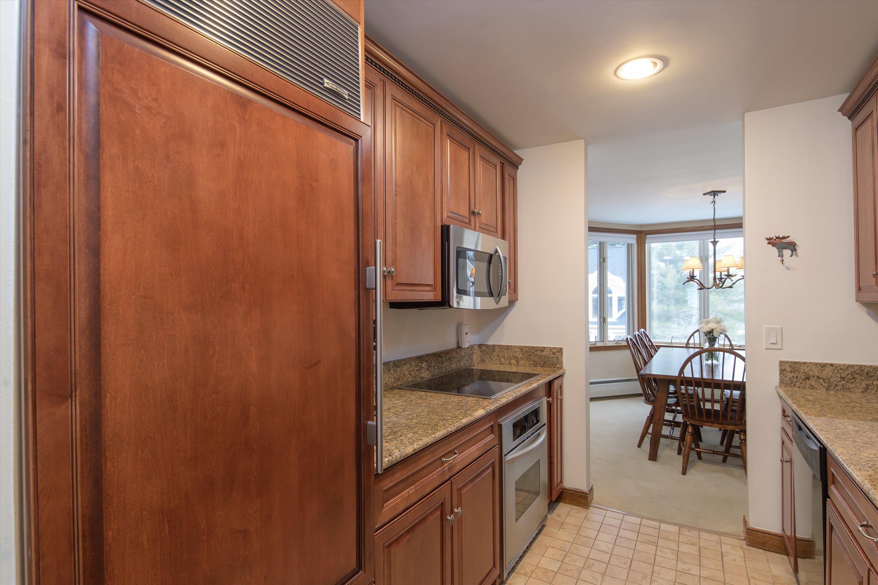 1-c Townhouse Square Property Photo 6