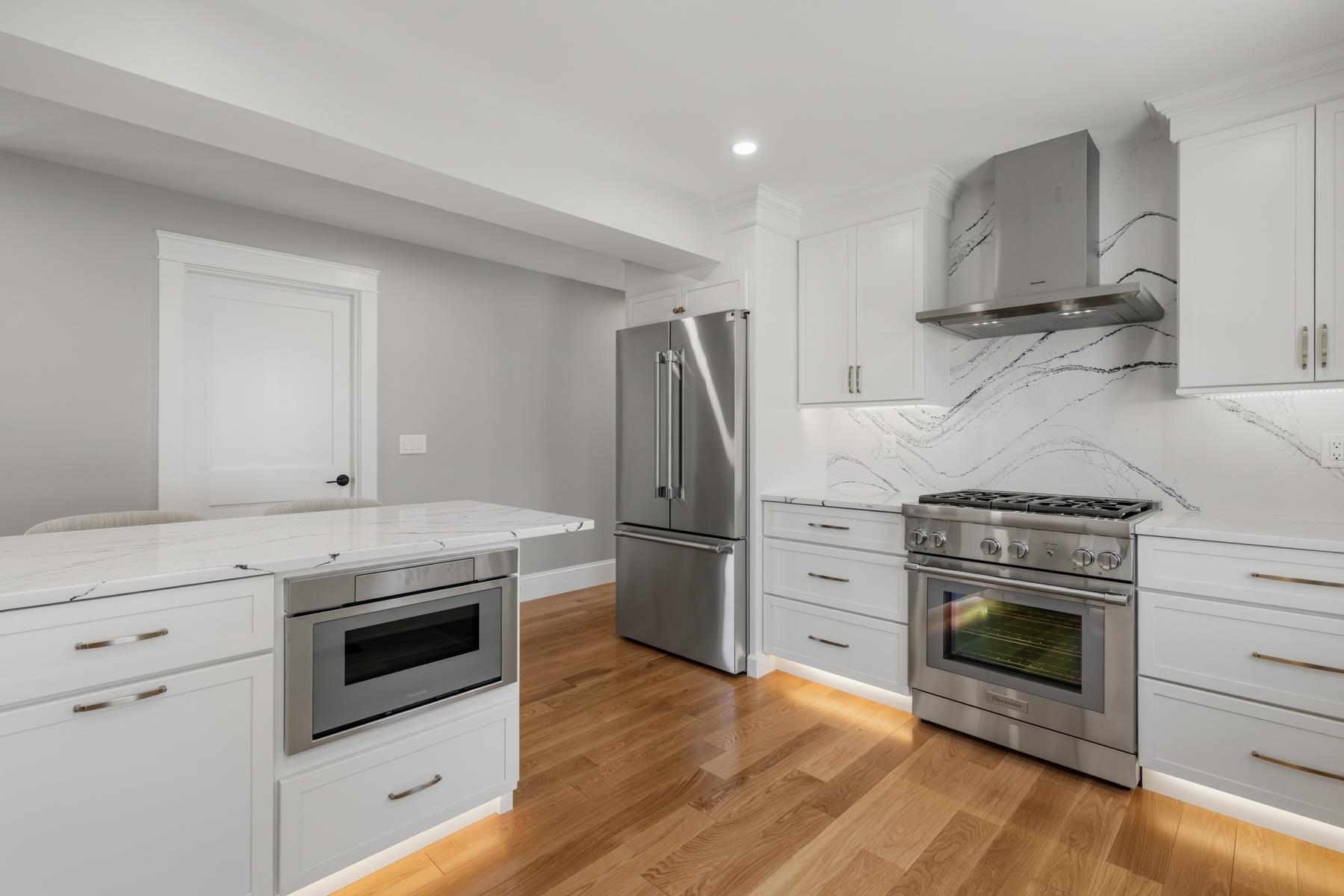 6 Dearborn Street Property Photo 8