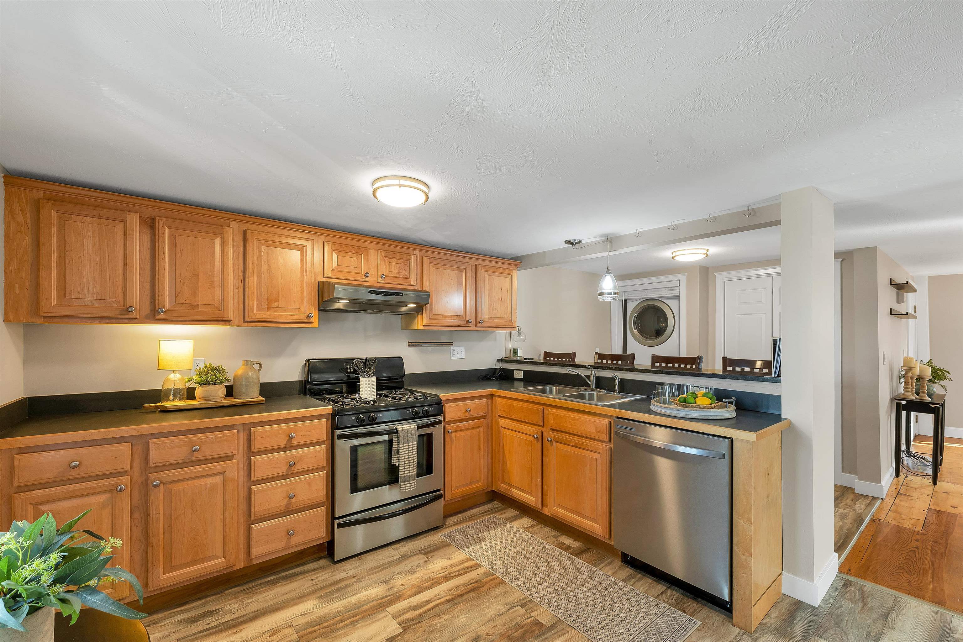 273 Maplewood Avenue Property Photo 2