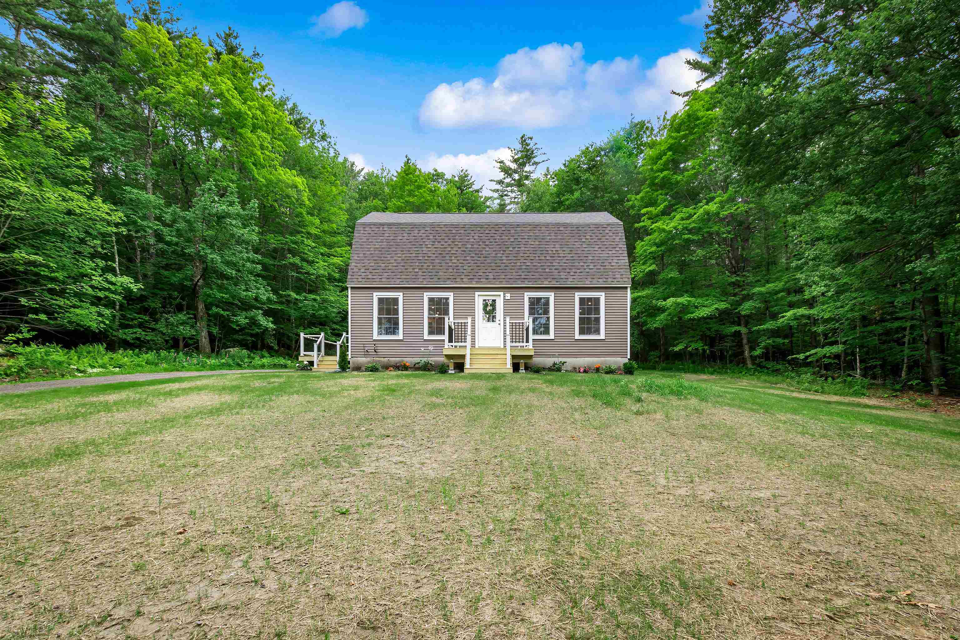 491 Raccoon Hill Road Property Photo 2