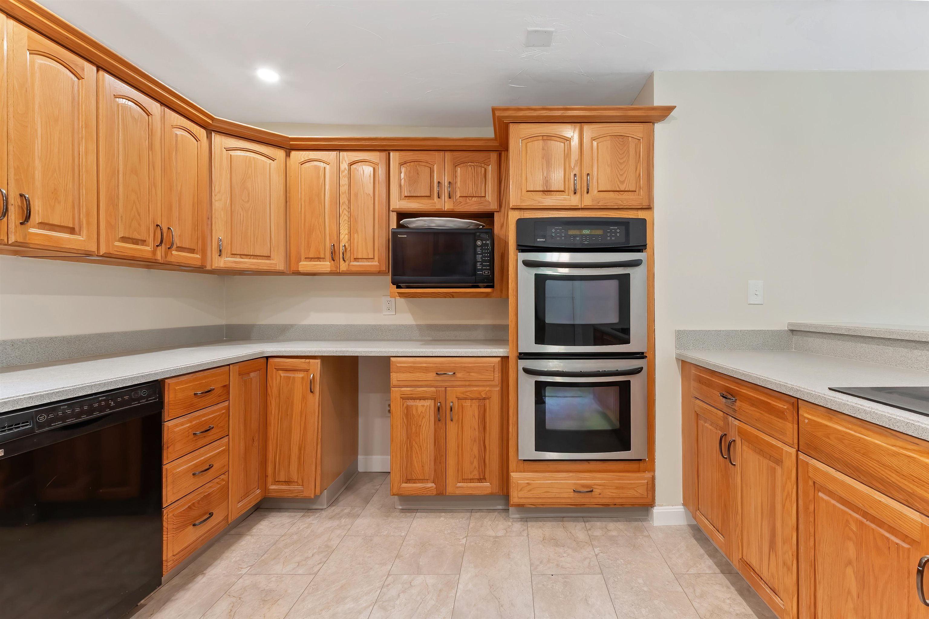 491 Raccoon Hill Road Property Photo 5