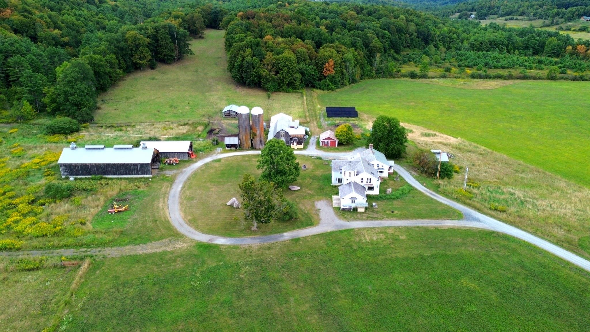 957 Pleasant Valley Road Property Photo 5