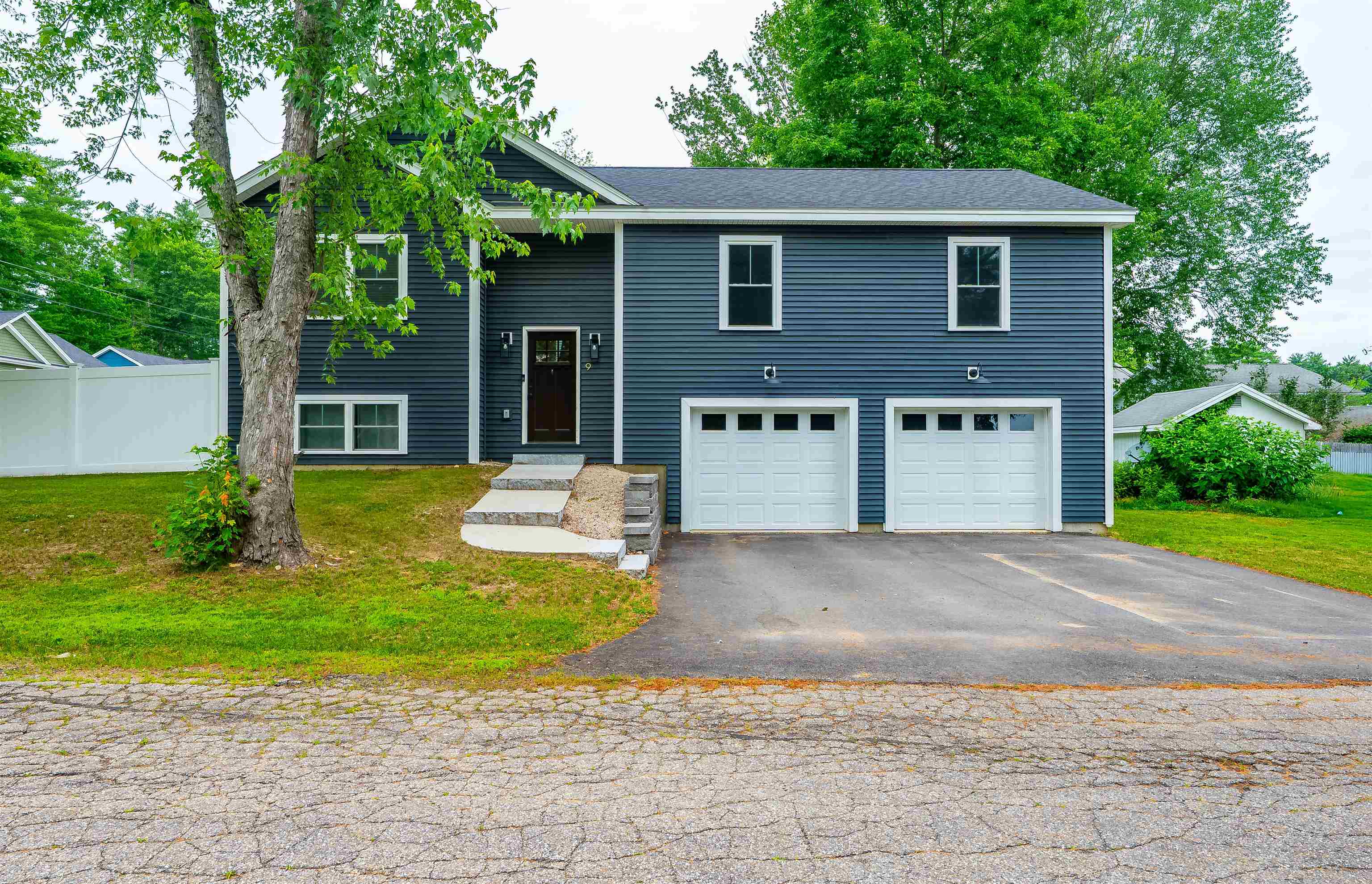 9 Lawn Avenue Property Photo 1