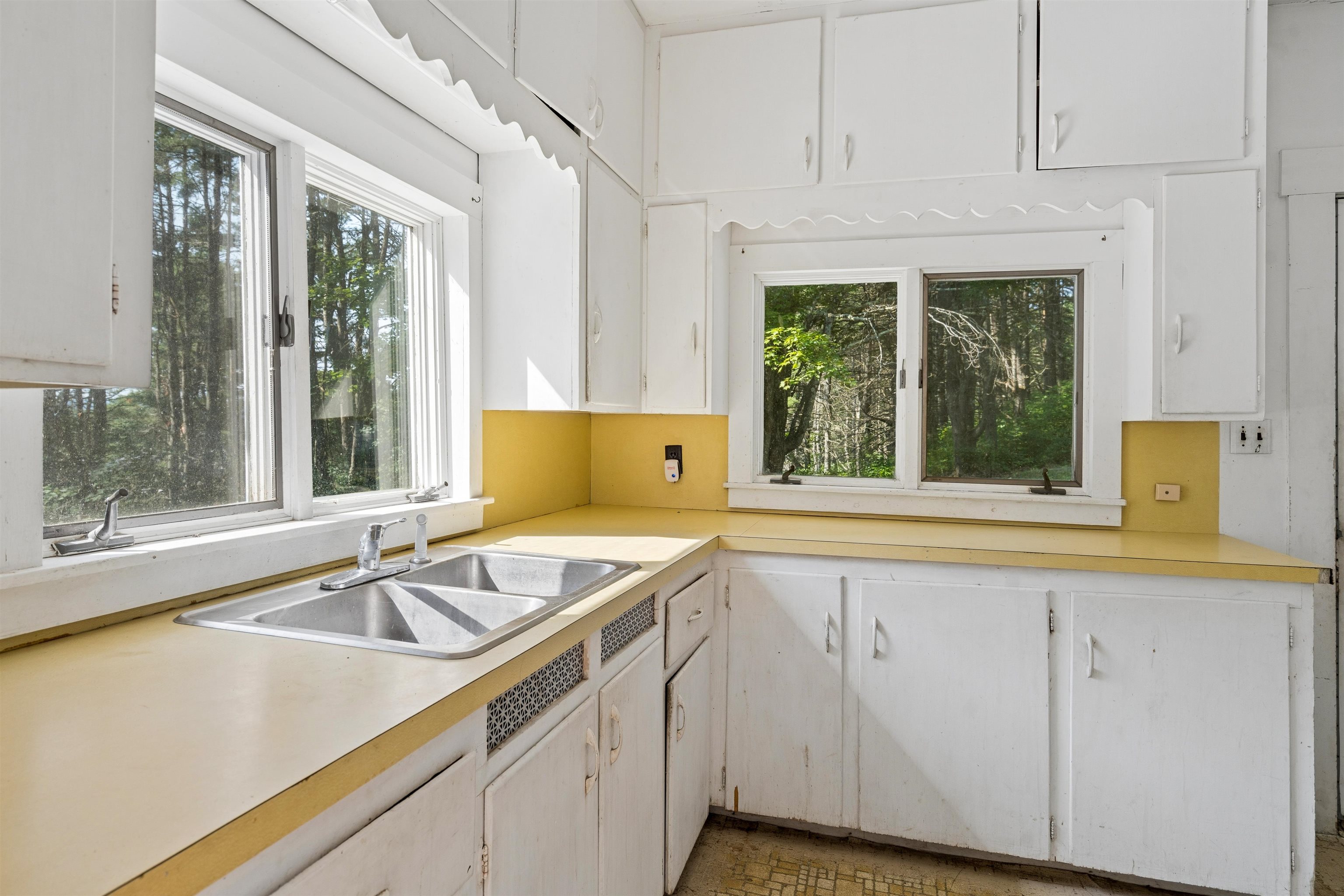399 Academy Road Property Photo 16