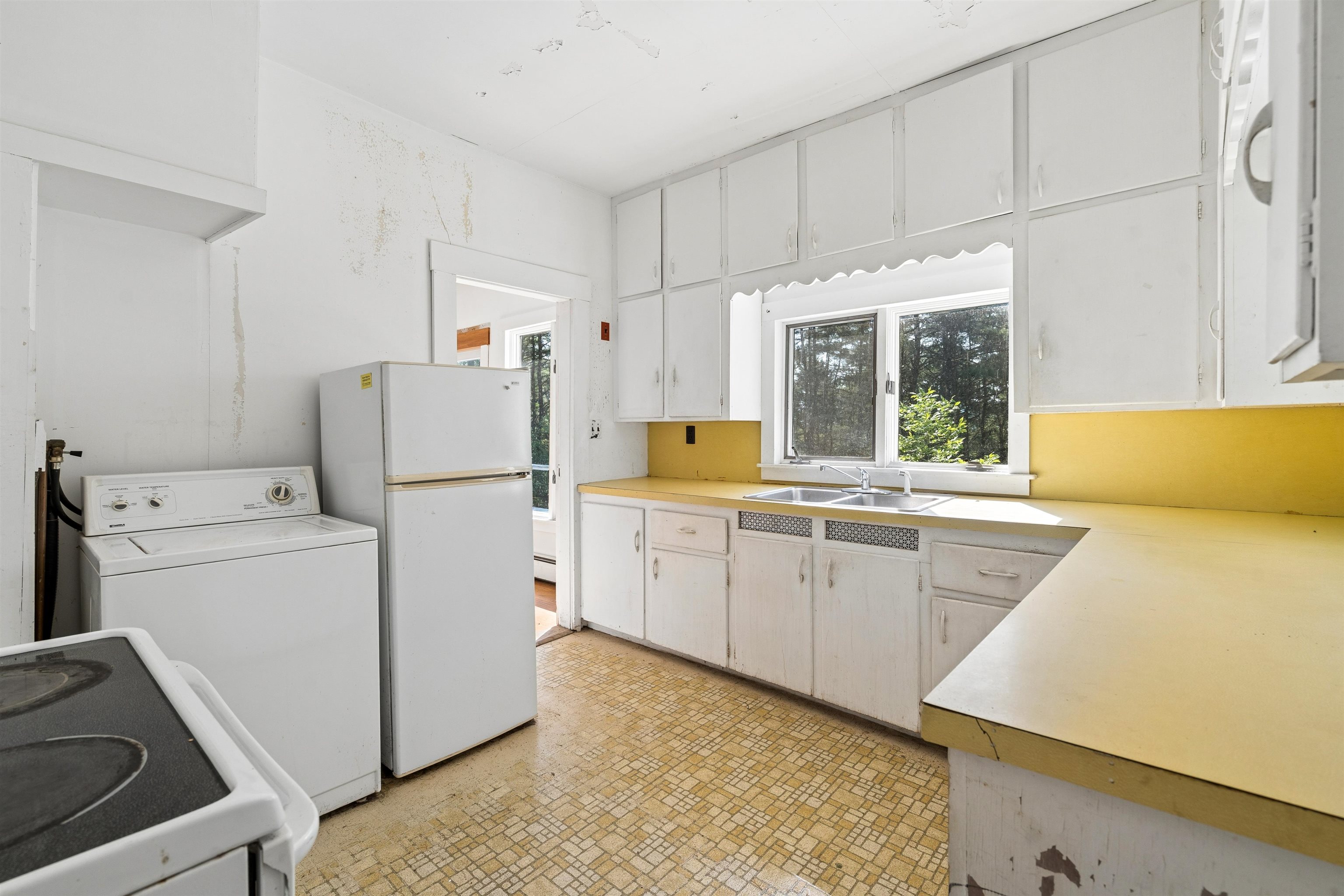 399 Academy Road Property Photo 17