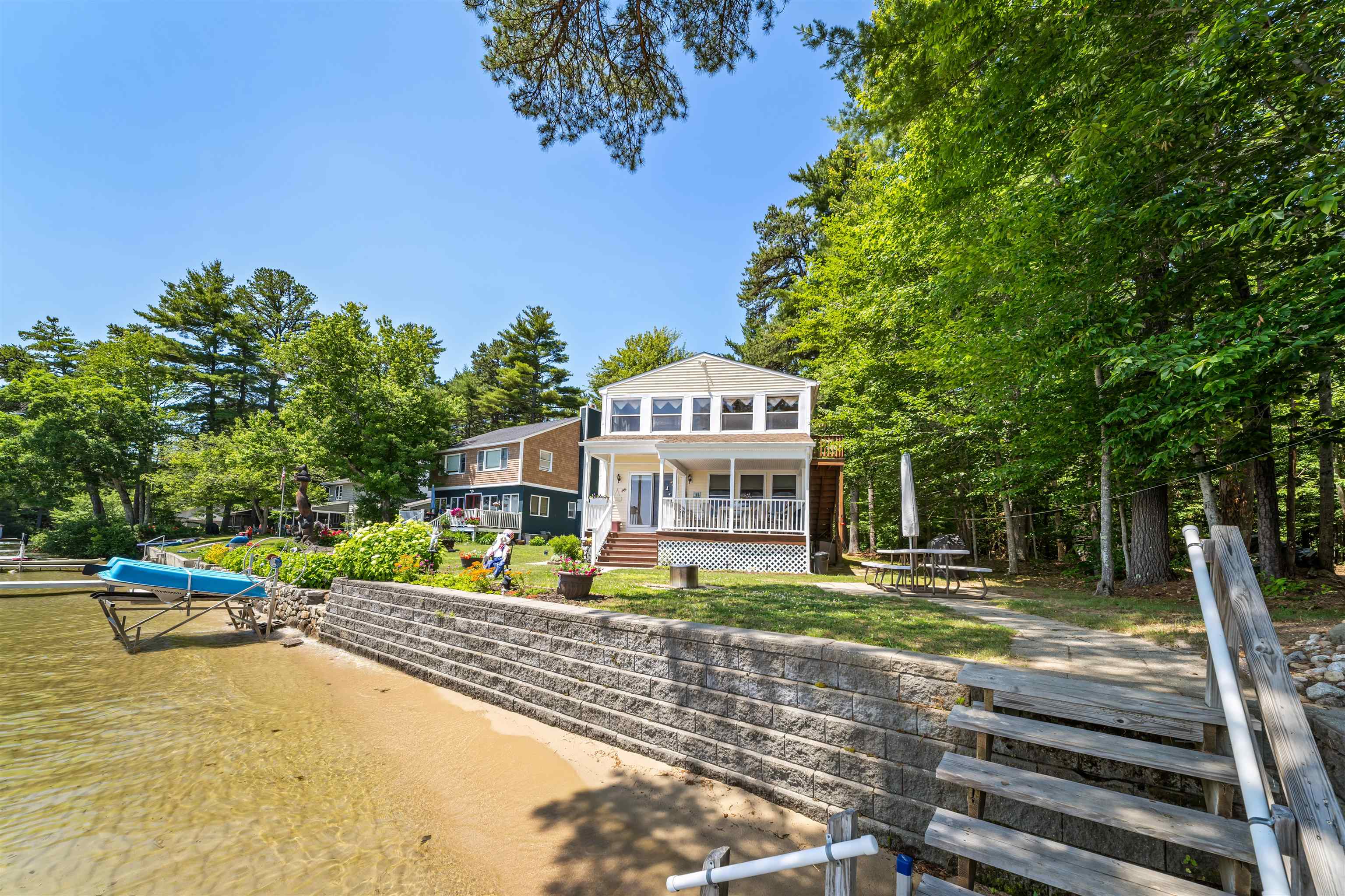 585 Wansor Road Property Photo 1