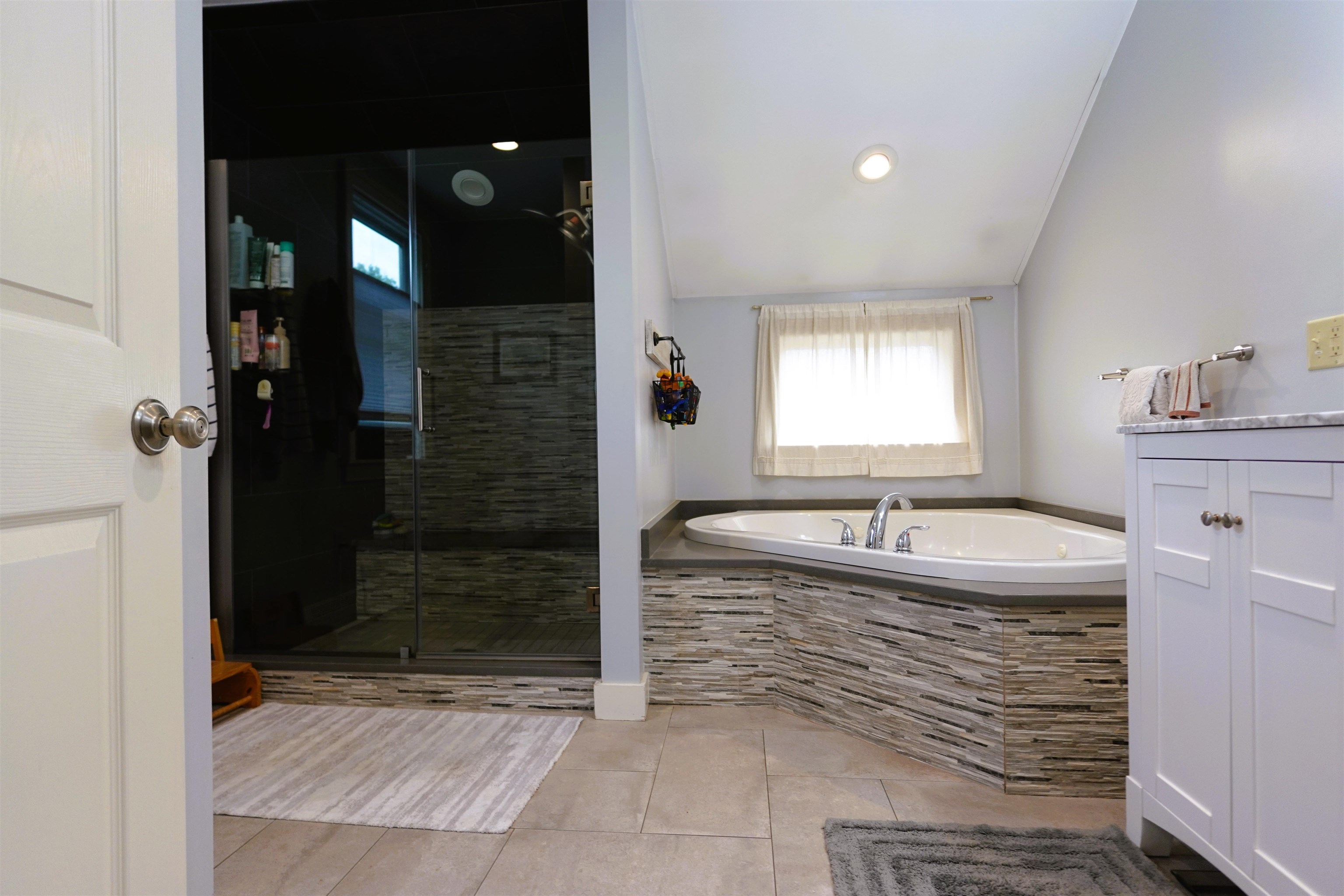 33 Queens Road Property Photo 51
