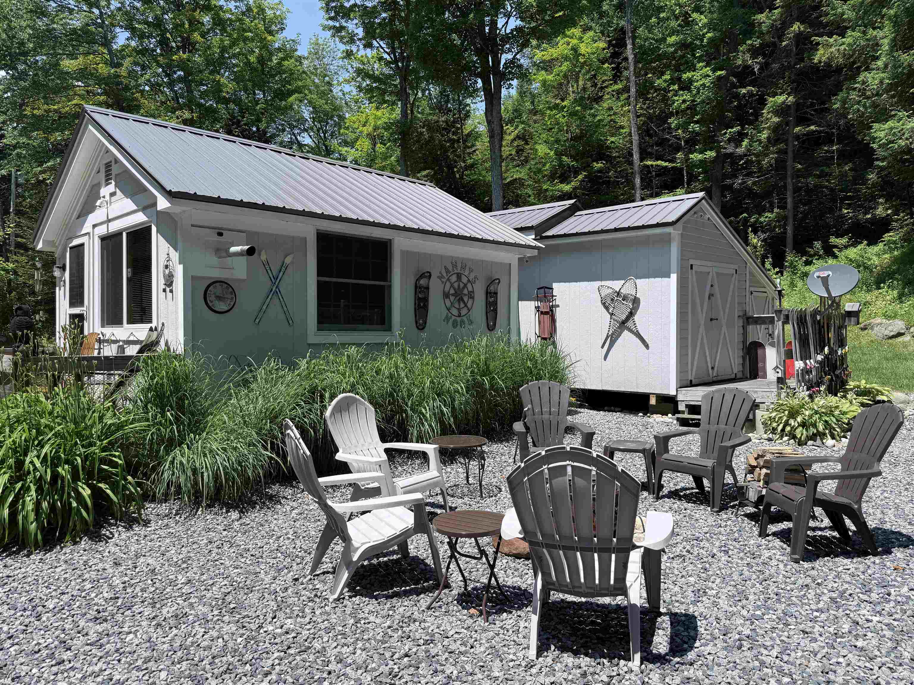 729 Davis Road Property Photo 2