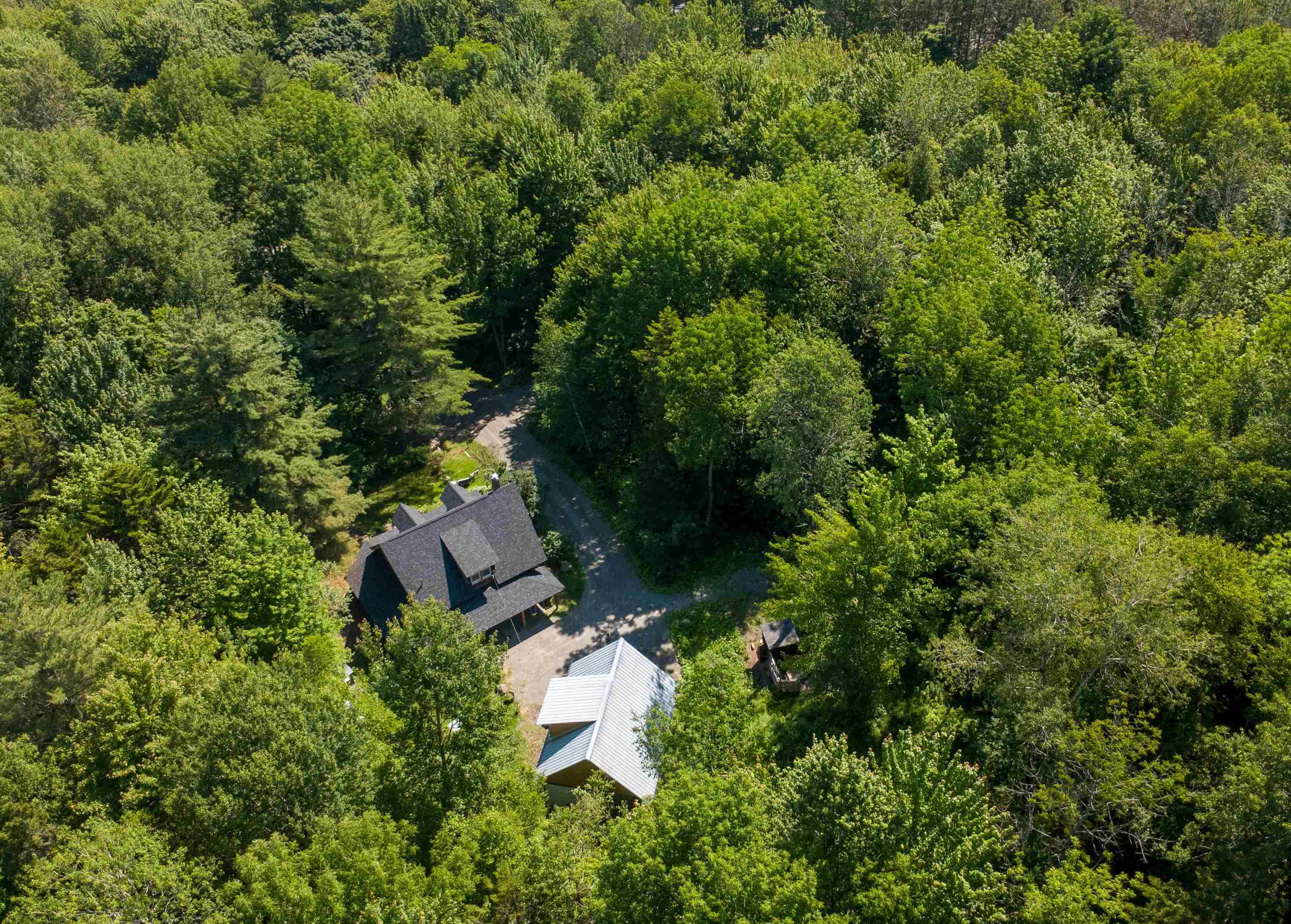 2575 Elmore Pond Road Property Photo 4