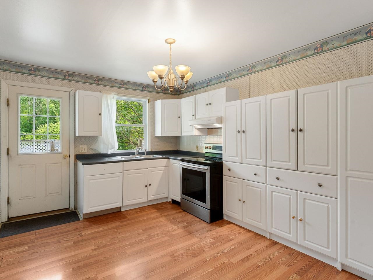 121 Westford Road Property Photo 4
