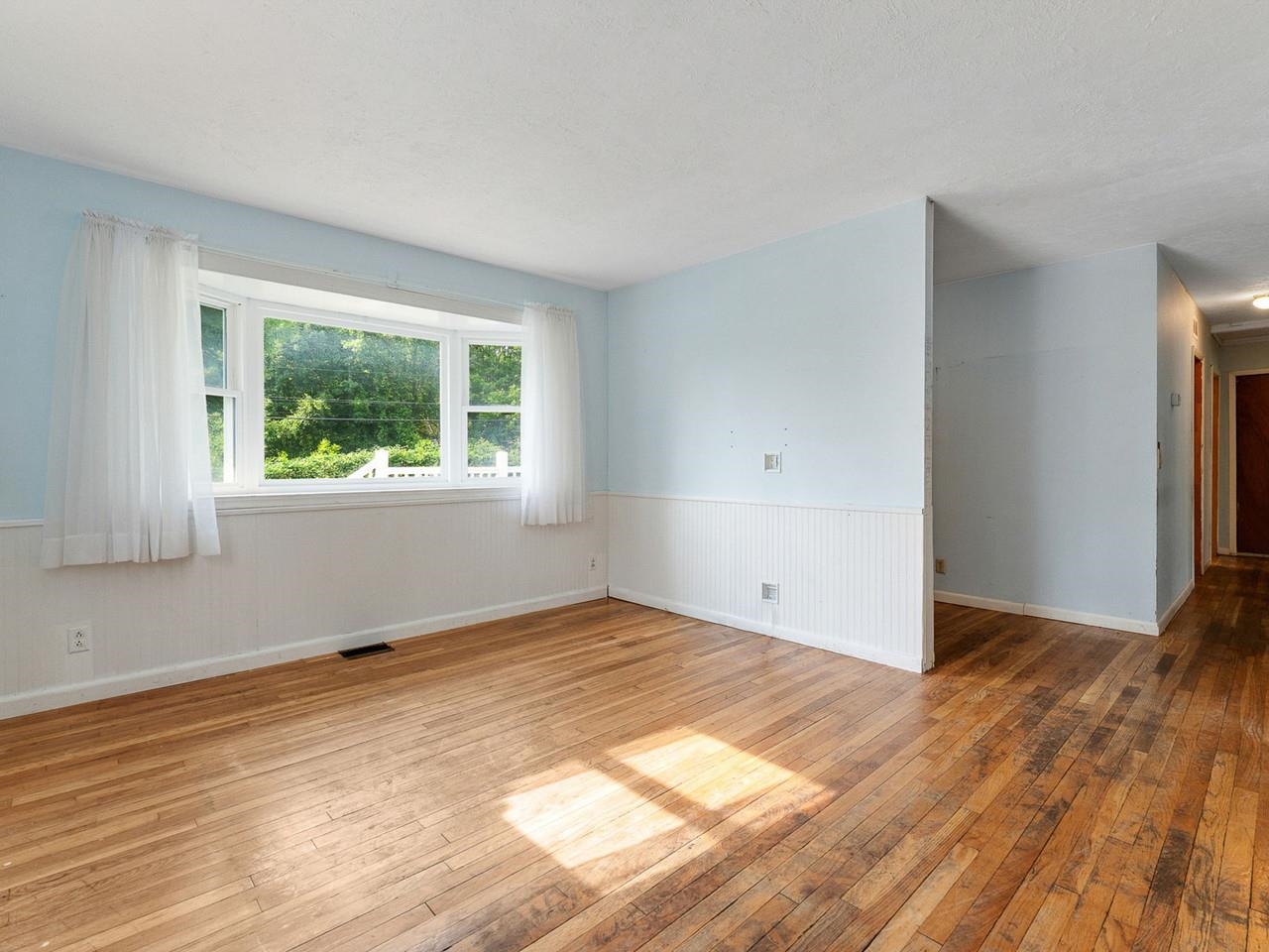121 Westford Road Property Photo 11