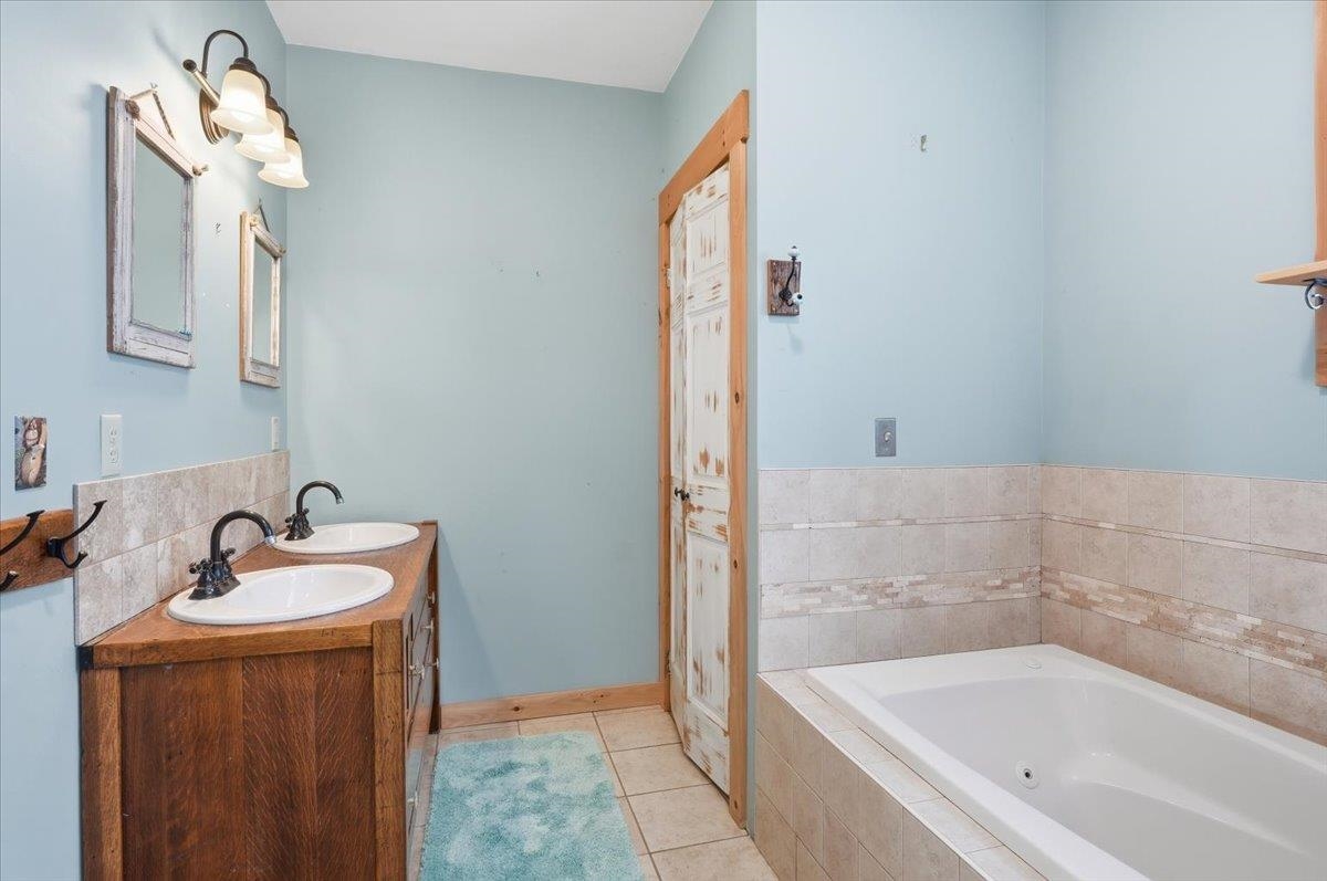320 Charles Street Property Photo 11