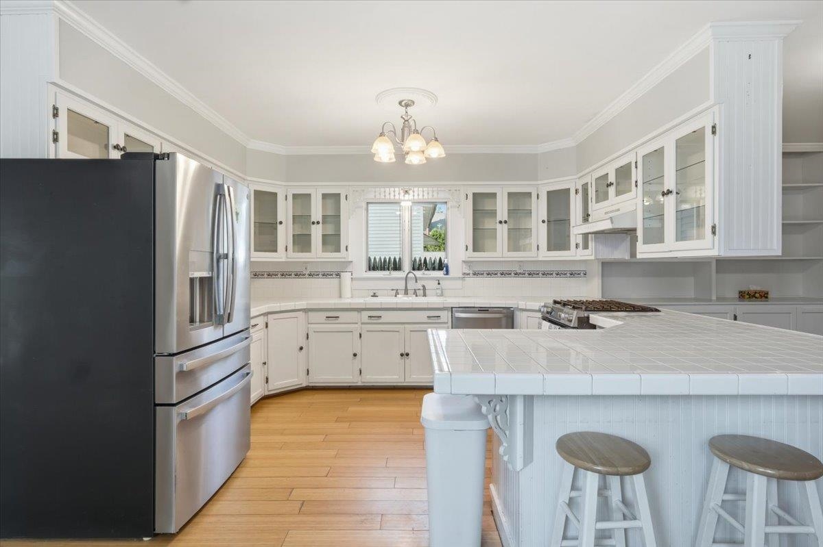 320 Charles Street Property Photo 16