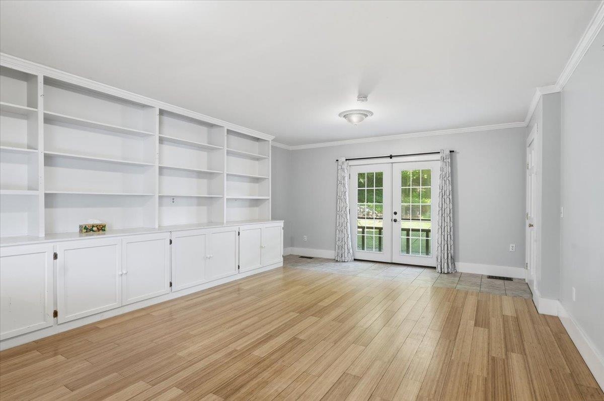 320 Charles Street Property Photo 19