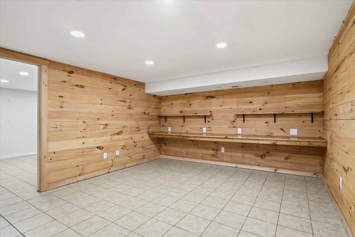 320 Charles Street Property Photo 43