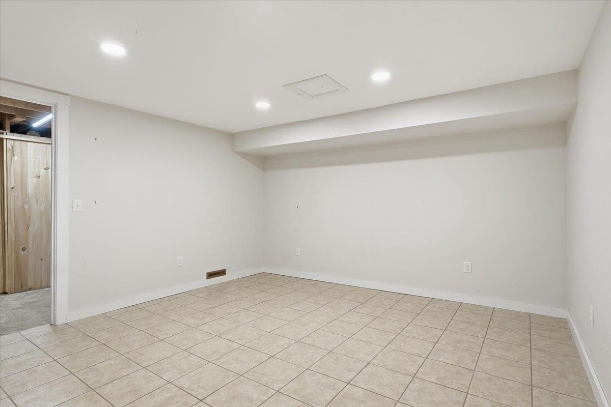 320 Charles Street Property Photo 46