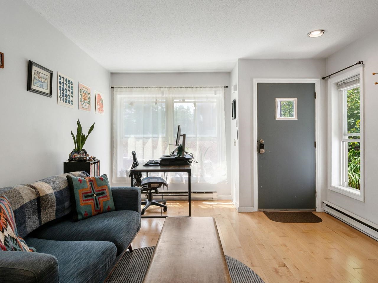 297 College Street Property Photo 3
