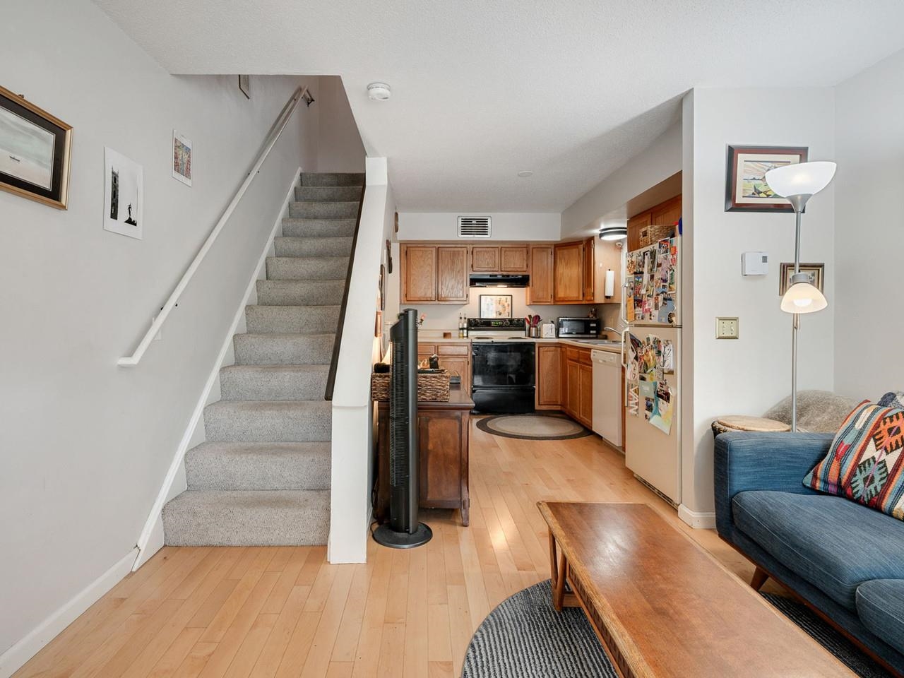 297 College Street Property Photo 4