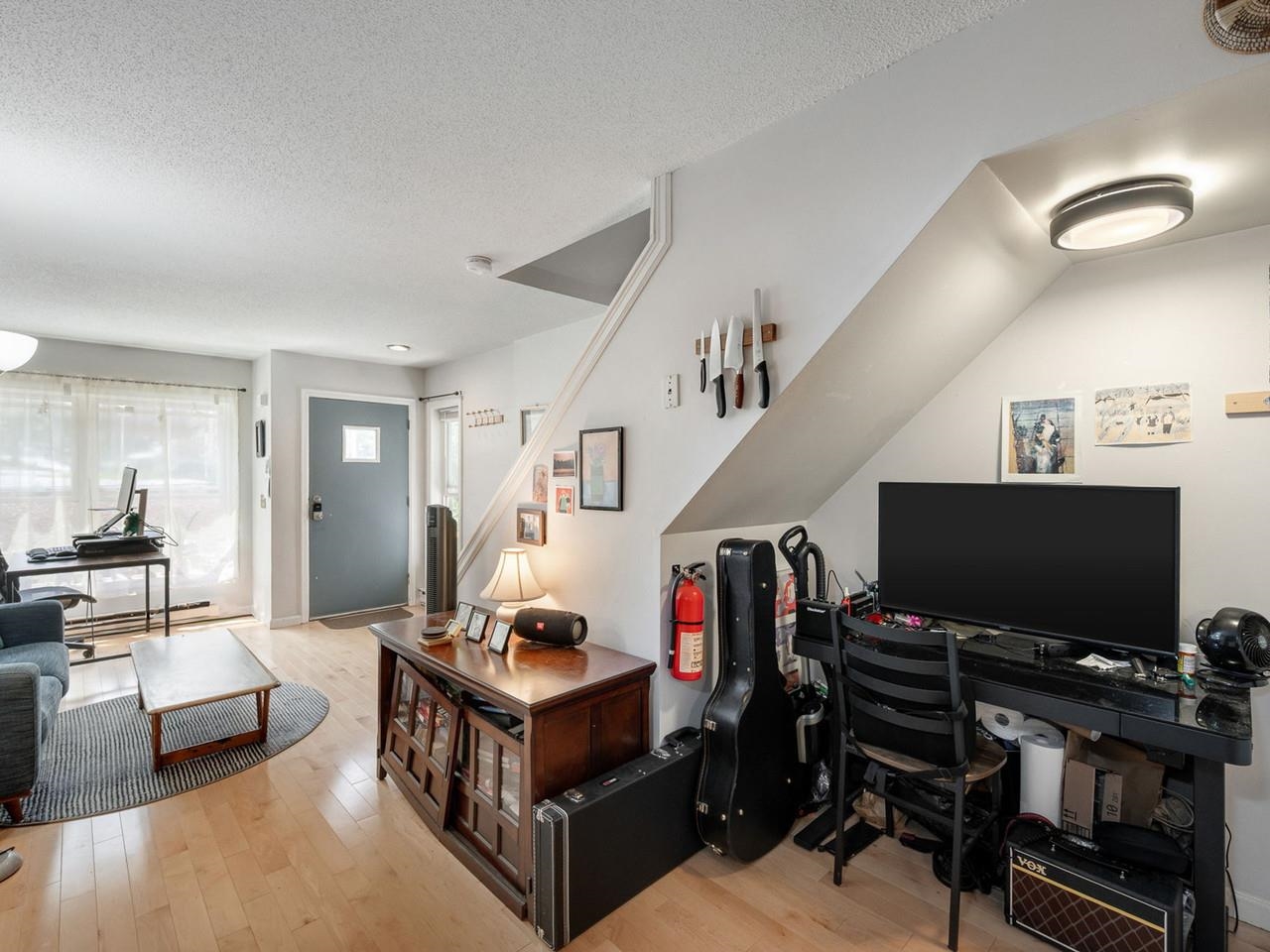 297 College Street Property Photo 8