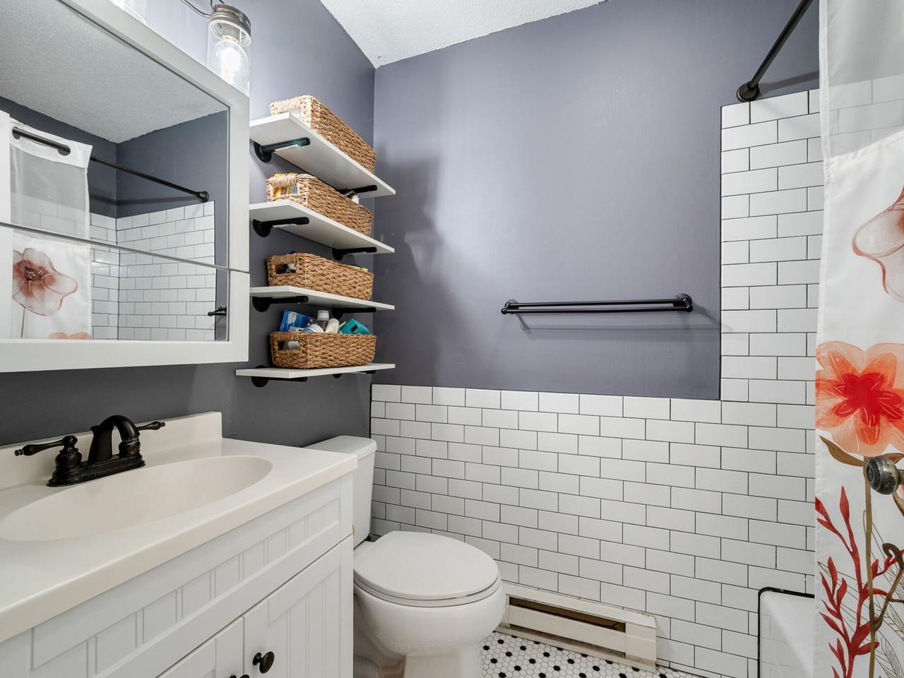 297 College Street Property Photo 10