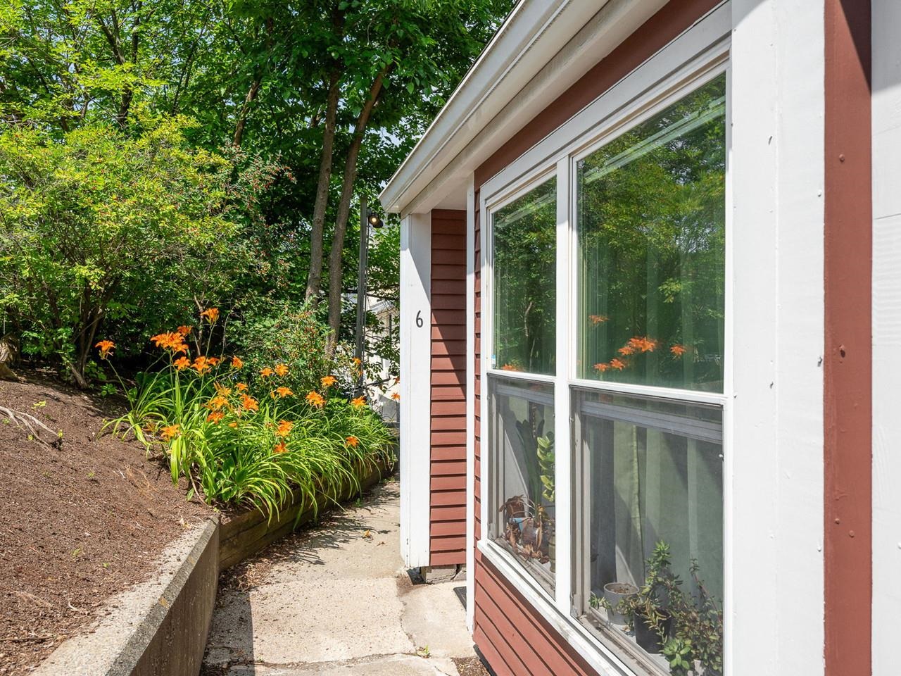 297 College Street Property Photo 23