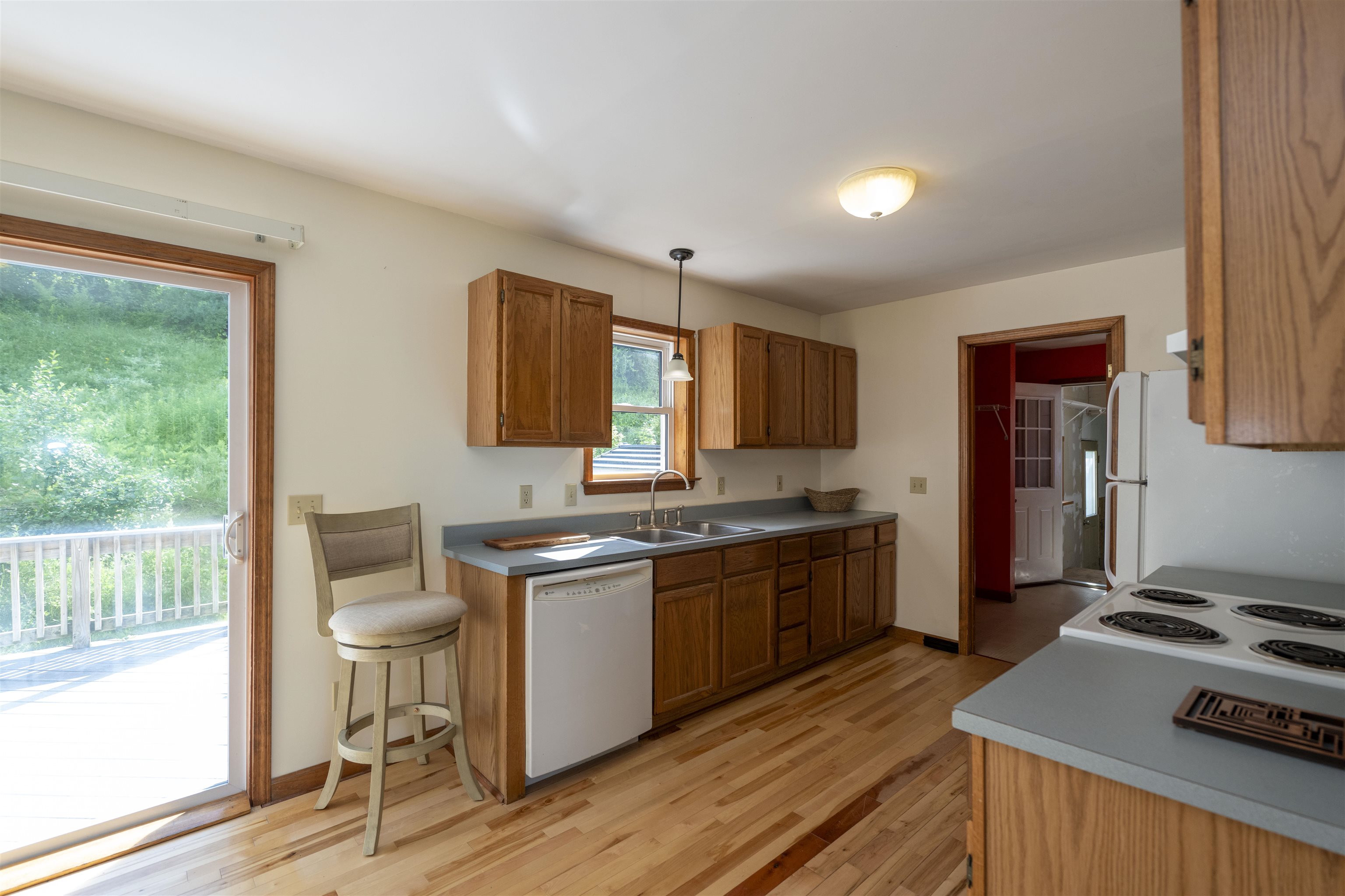 100 Riverside Lane Property Photo 8