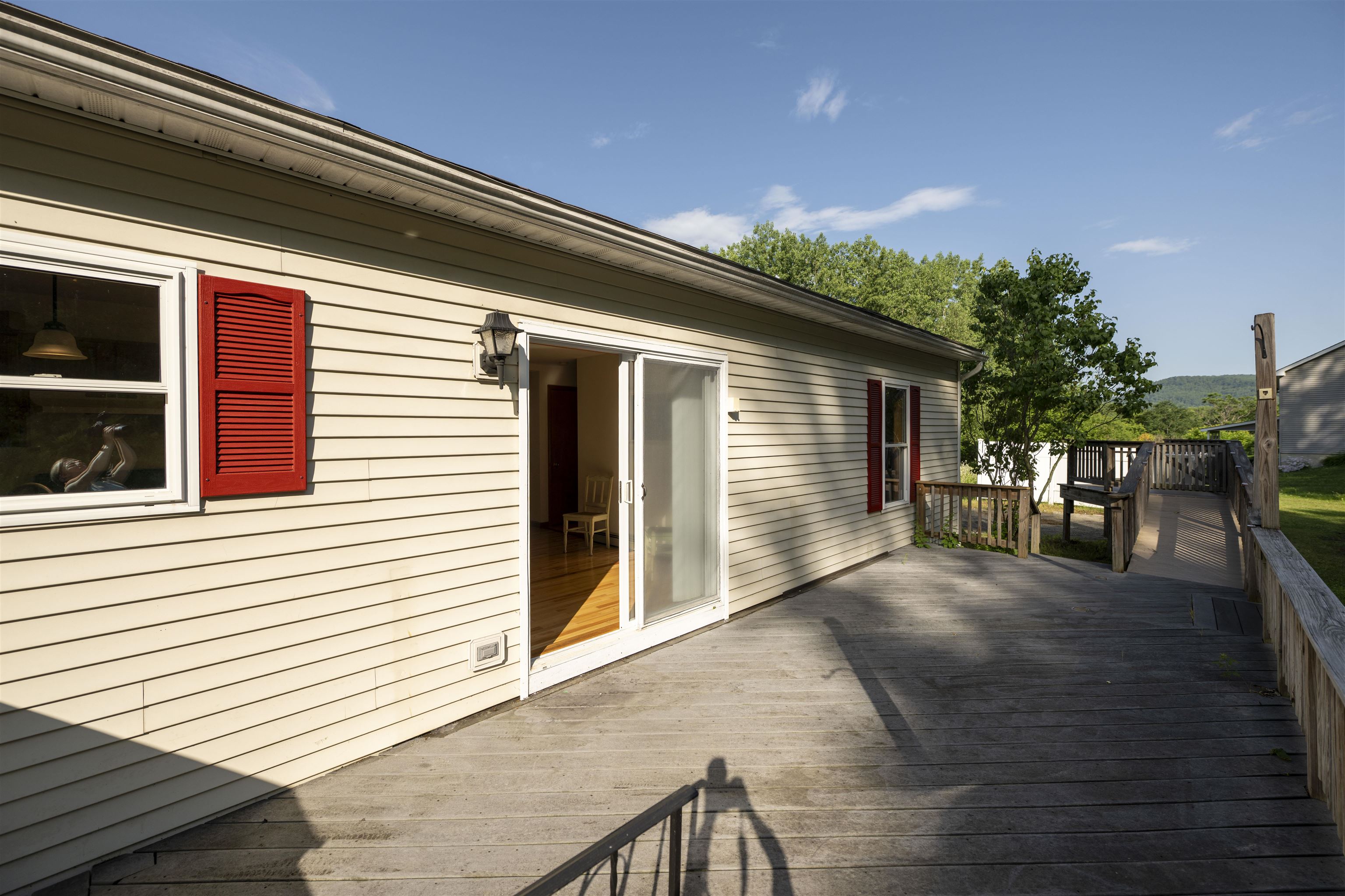 100 Riverside Lane Property Photo 16