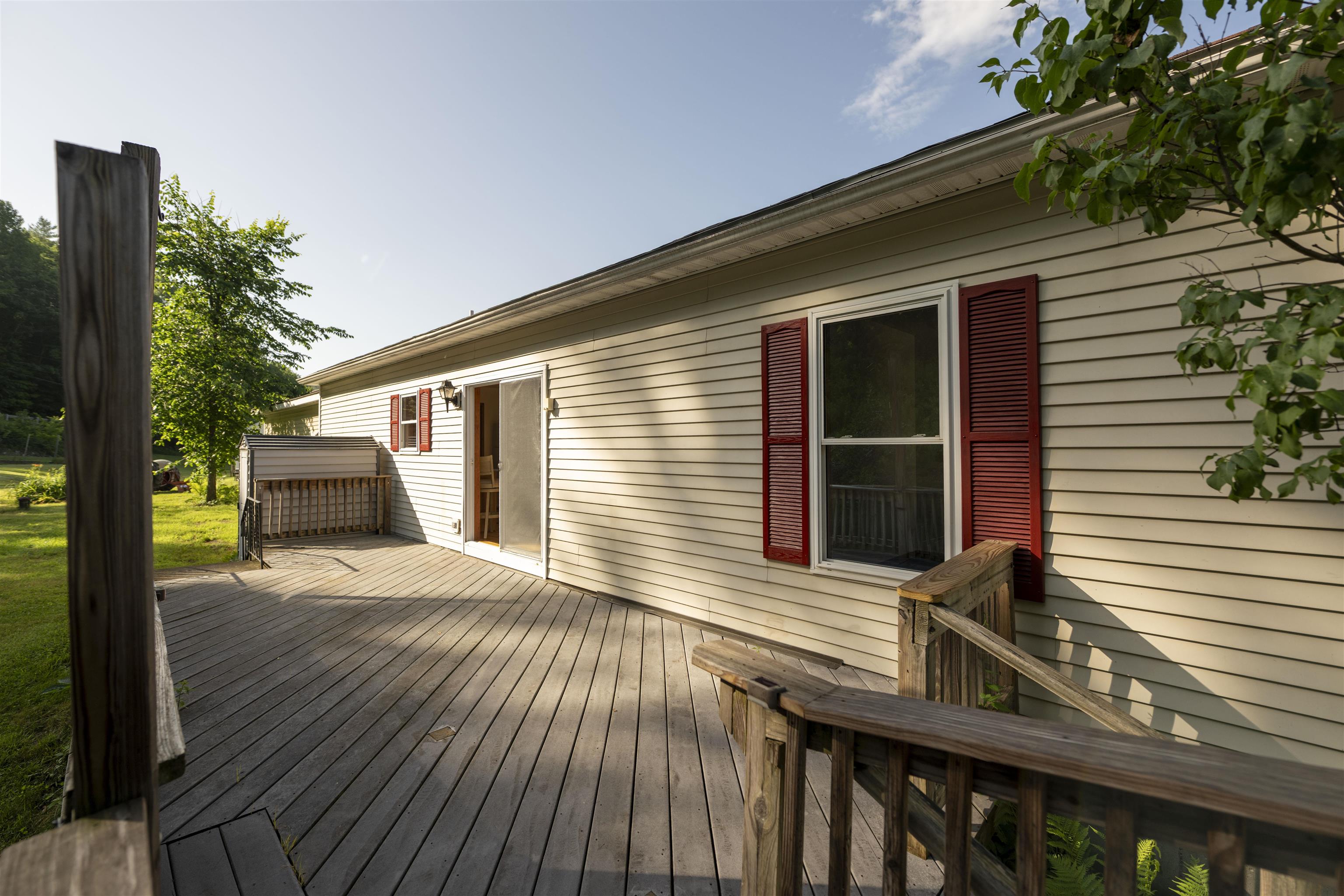 100 Riverside Lane Property Photo 17
