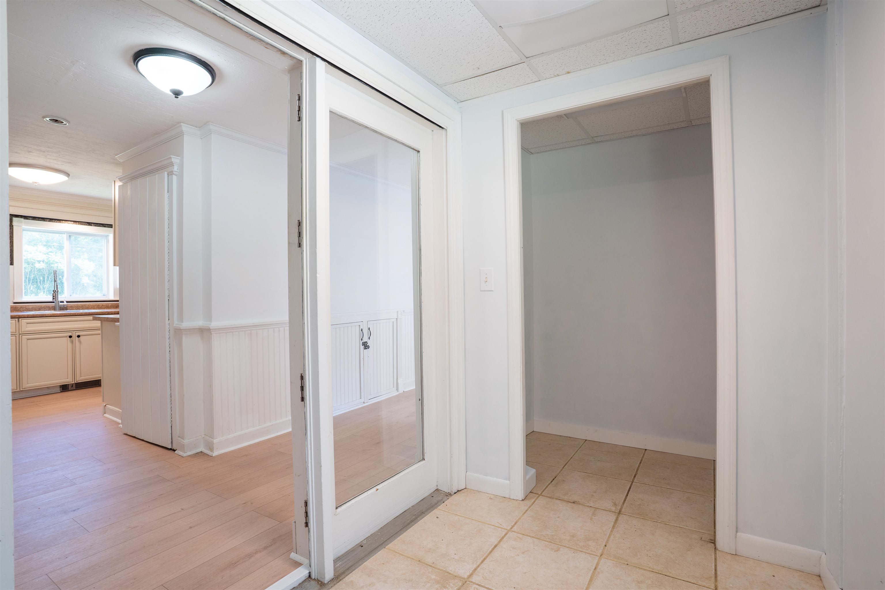 905 New Hampton Road Property Photo 2