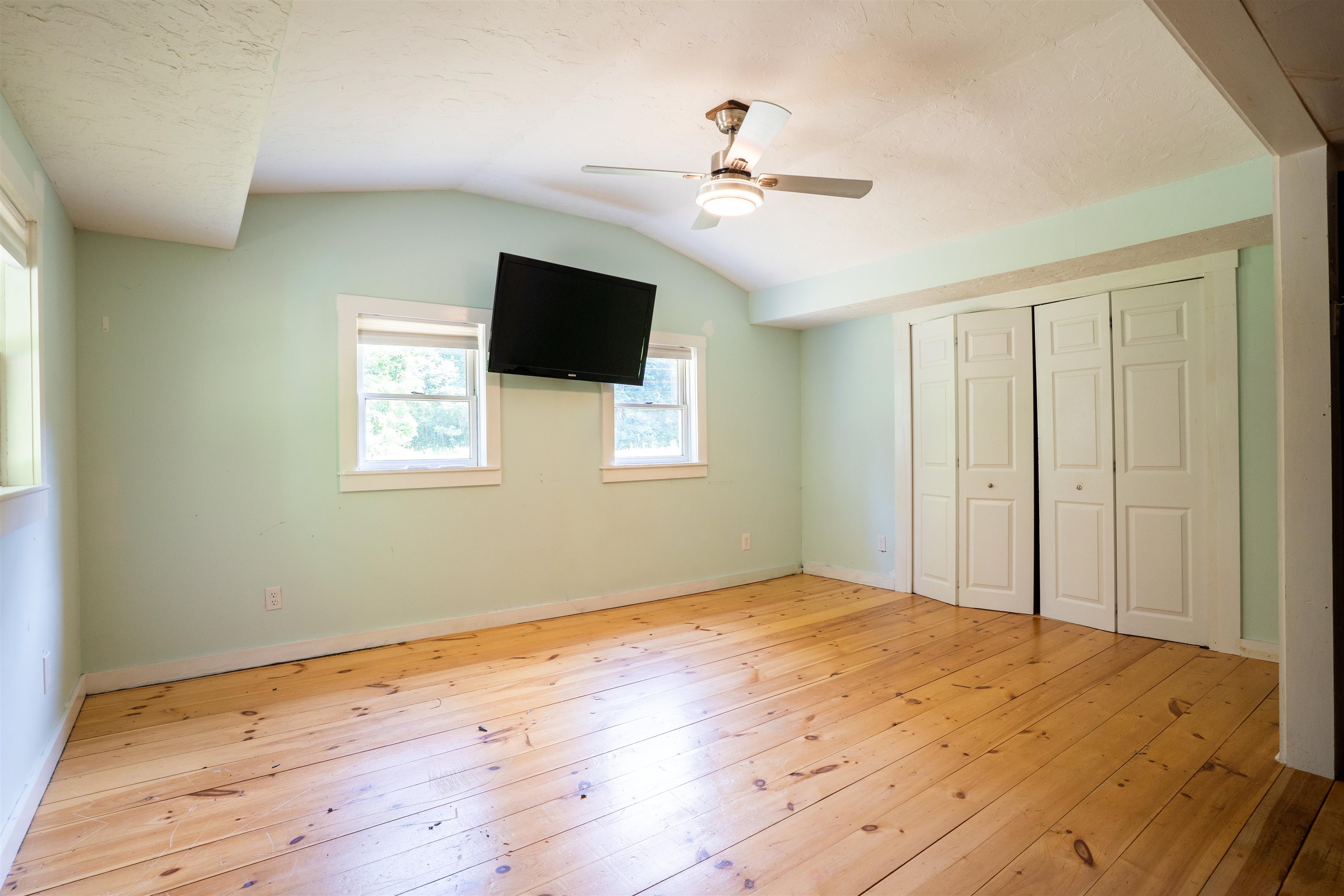 905 New Hampton Road Property Photo 17