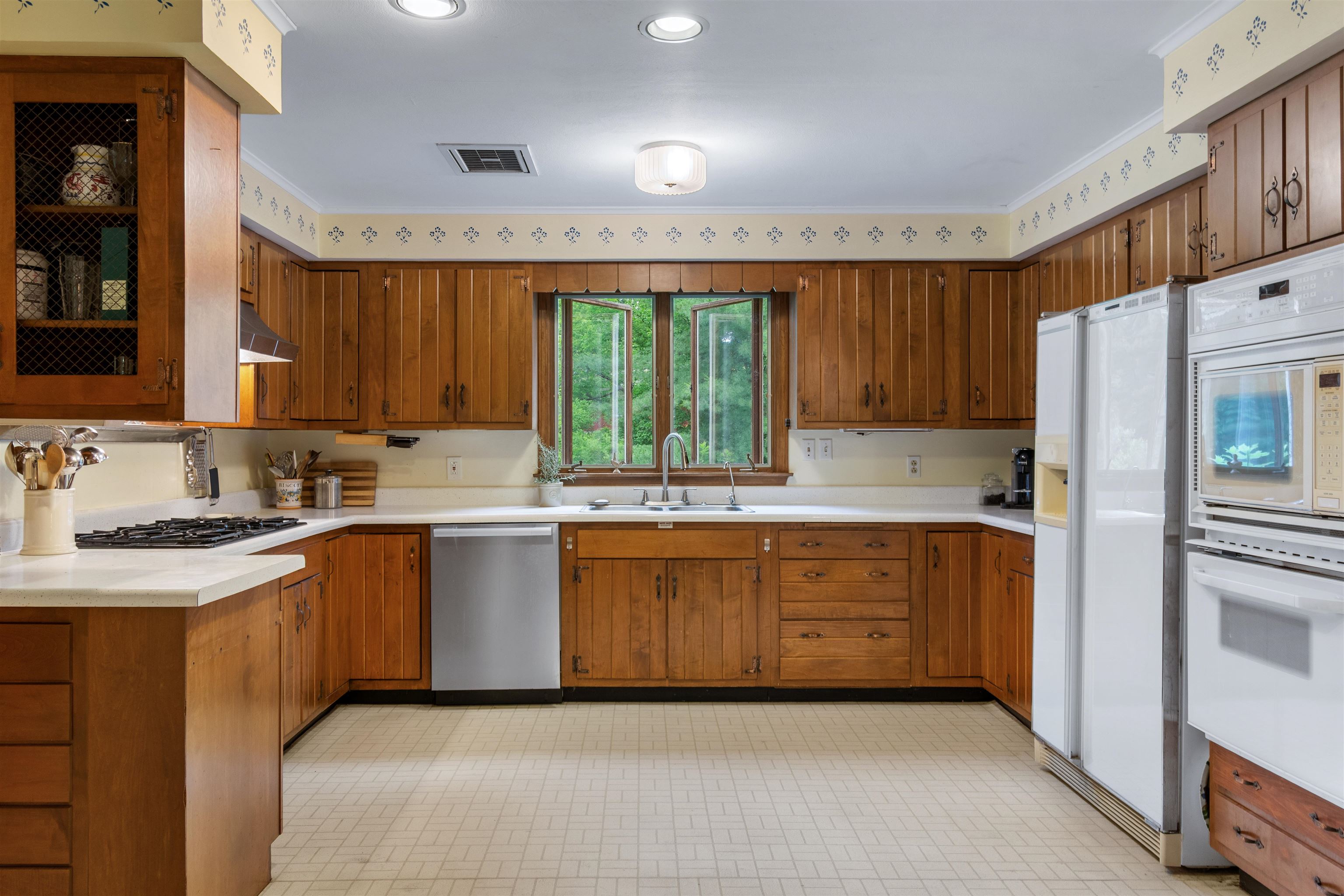 49 Shady Lane Property Photo 16