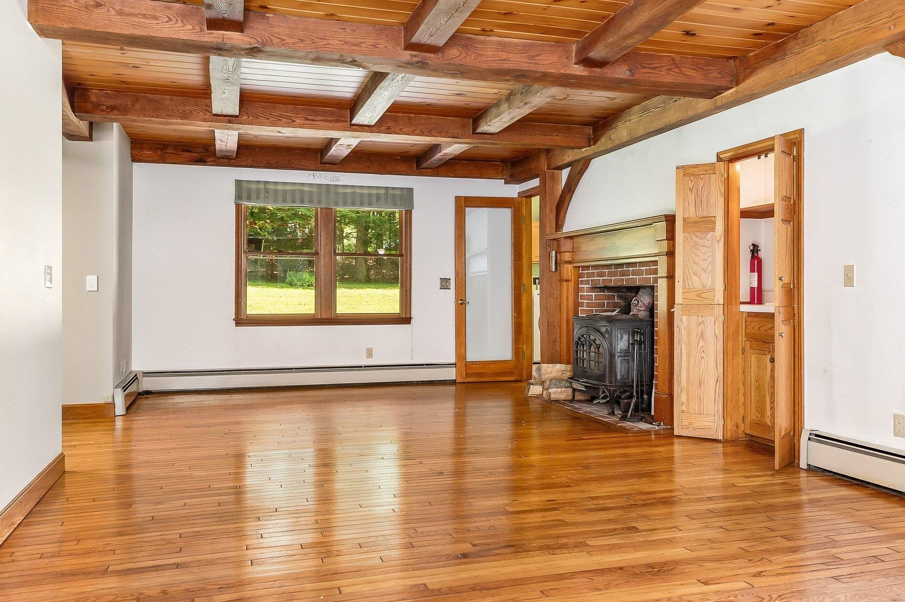 6 Gas Light Lane Property Photo 25
