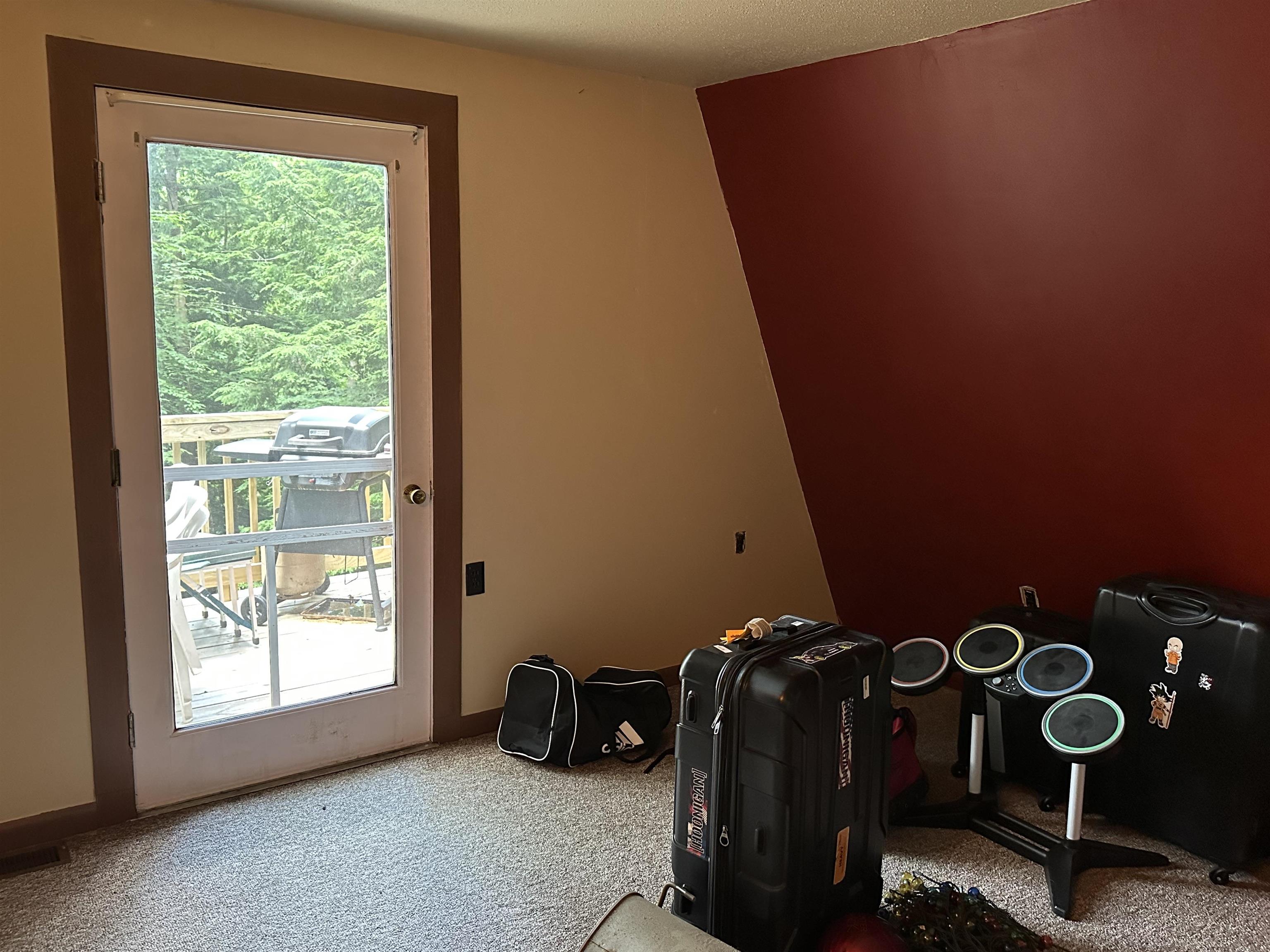 220 Monadnock Street Property Photo 49
