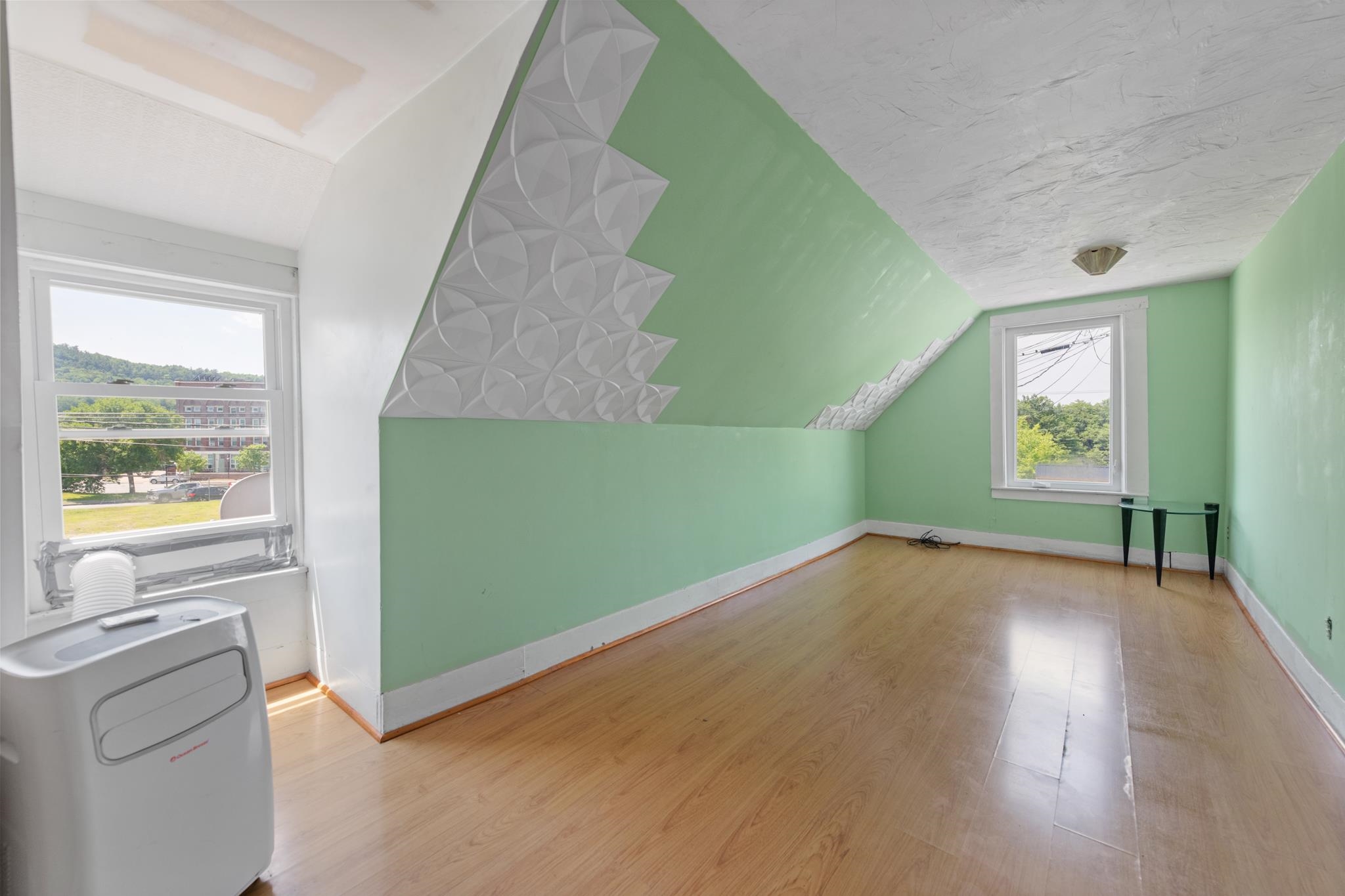 8 Oak Hill Street Property Photo 5