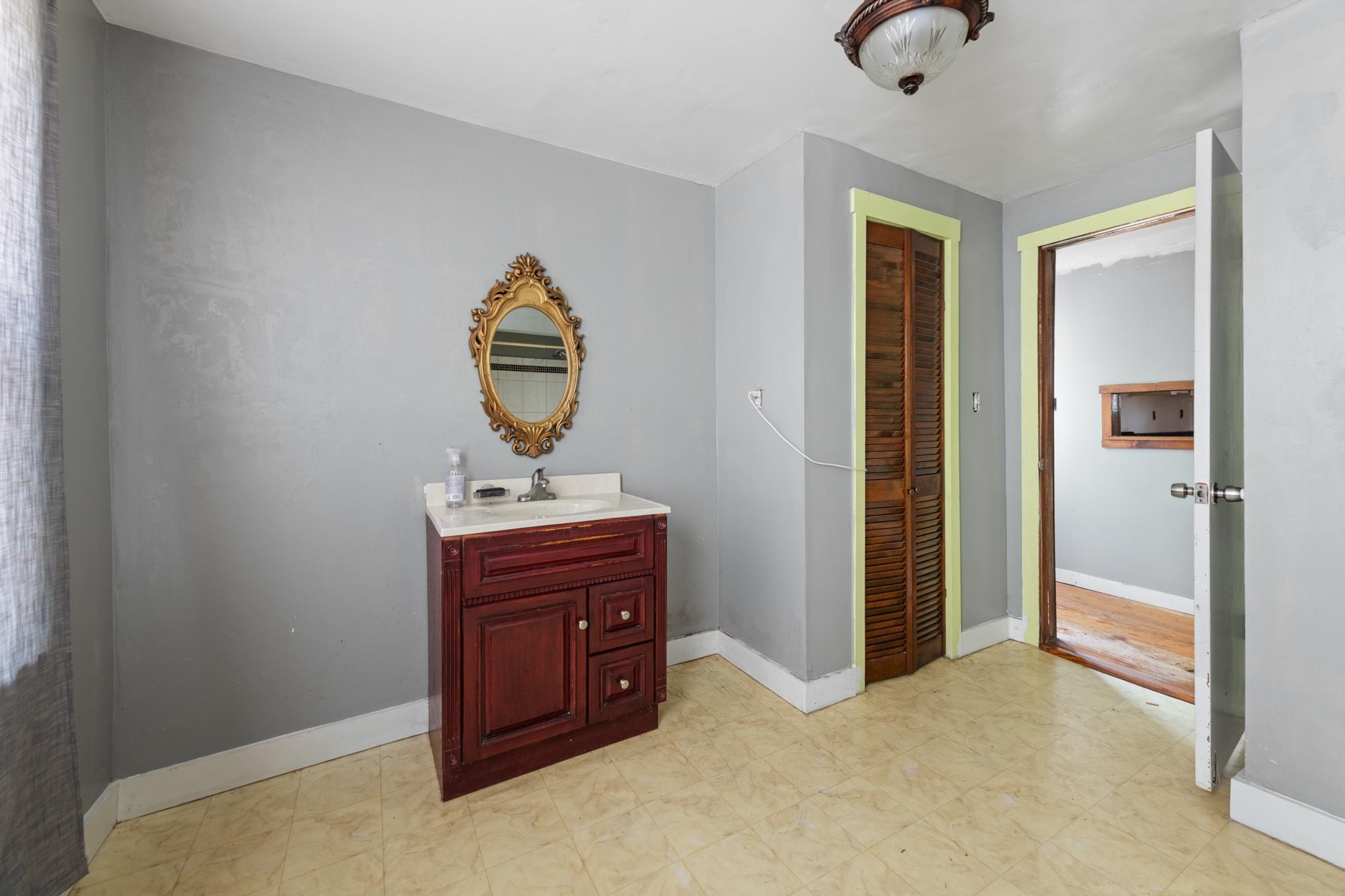 8 Oak Hill Street Property Photo 20