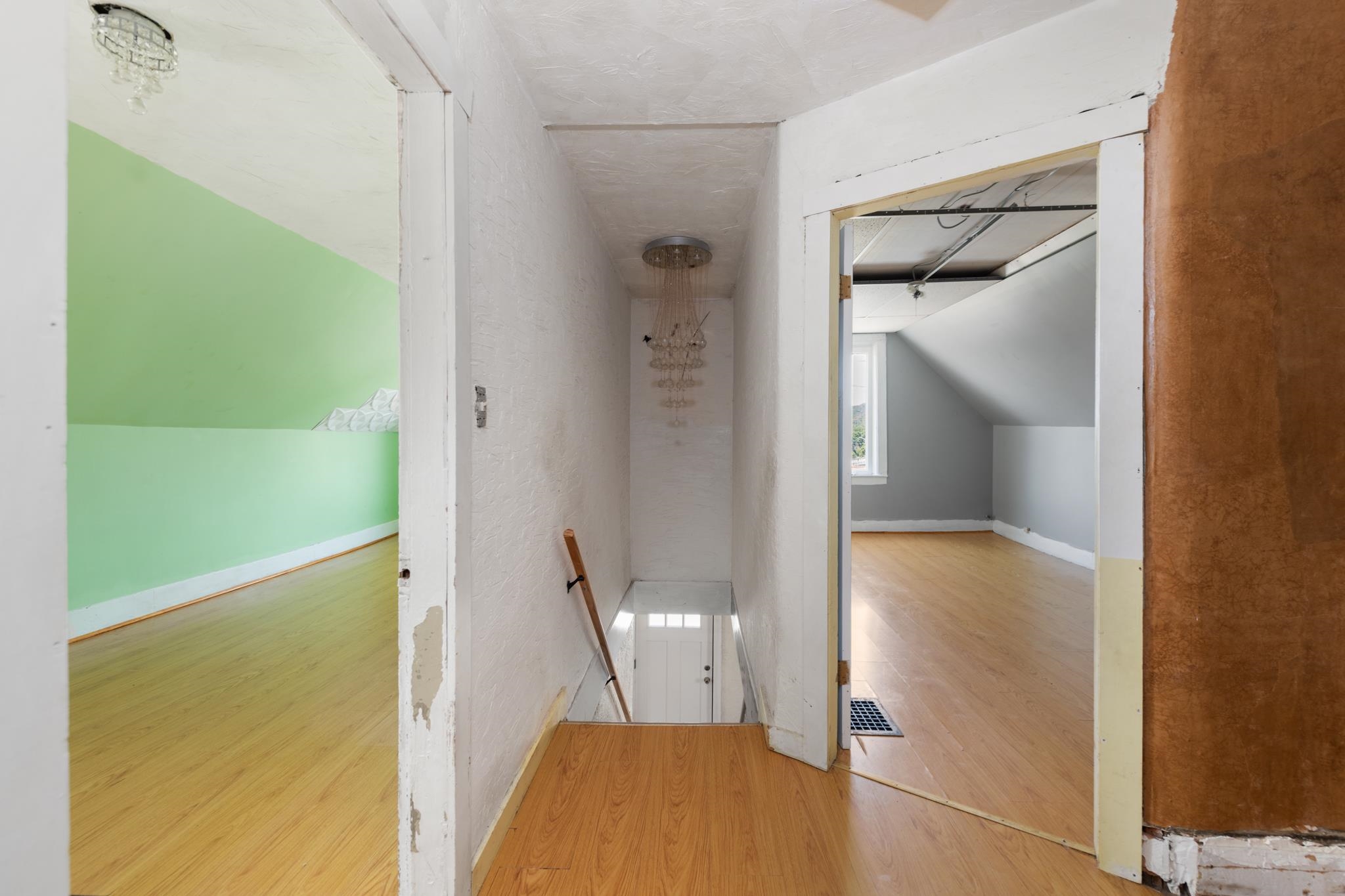 8 Oak Hill Street Property Photo 21