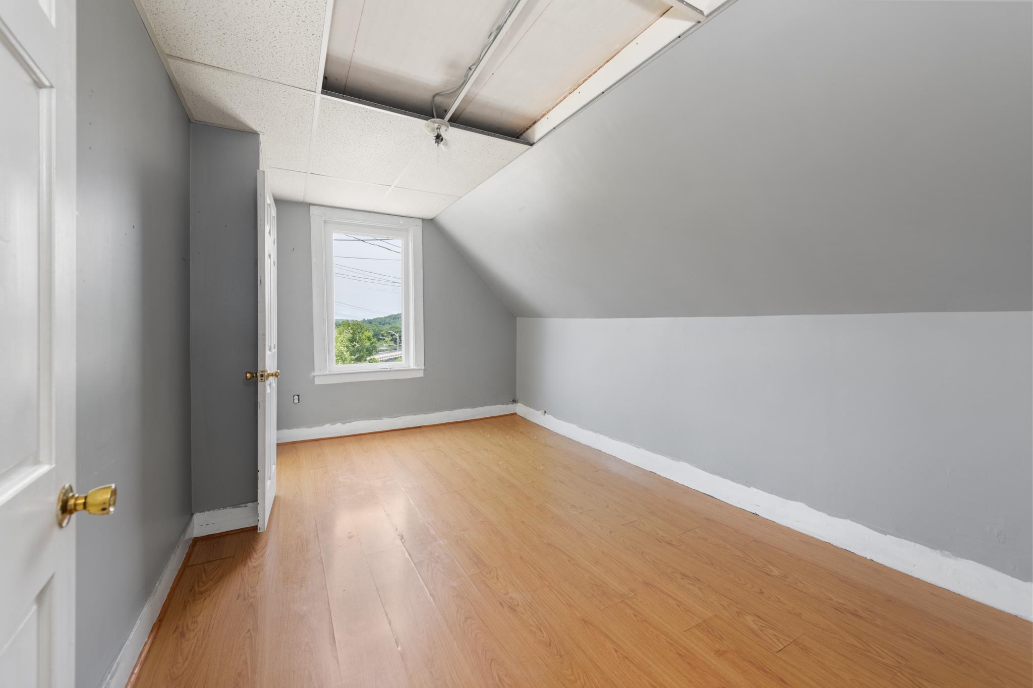 8 Oak Hill Street Property Photo 22