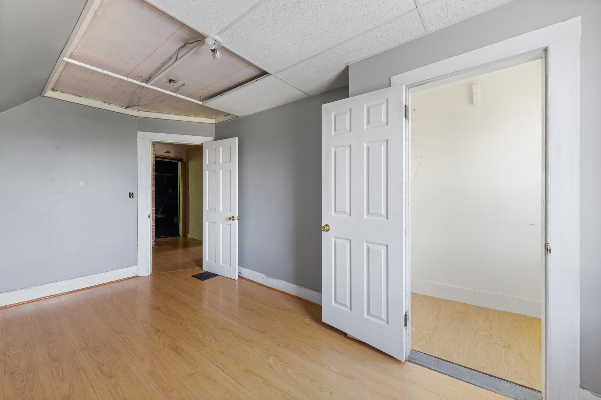 8 Oak Hill Street Property Photo 23