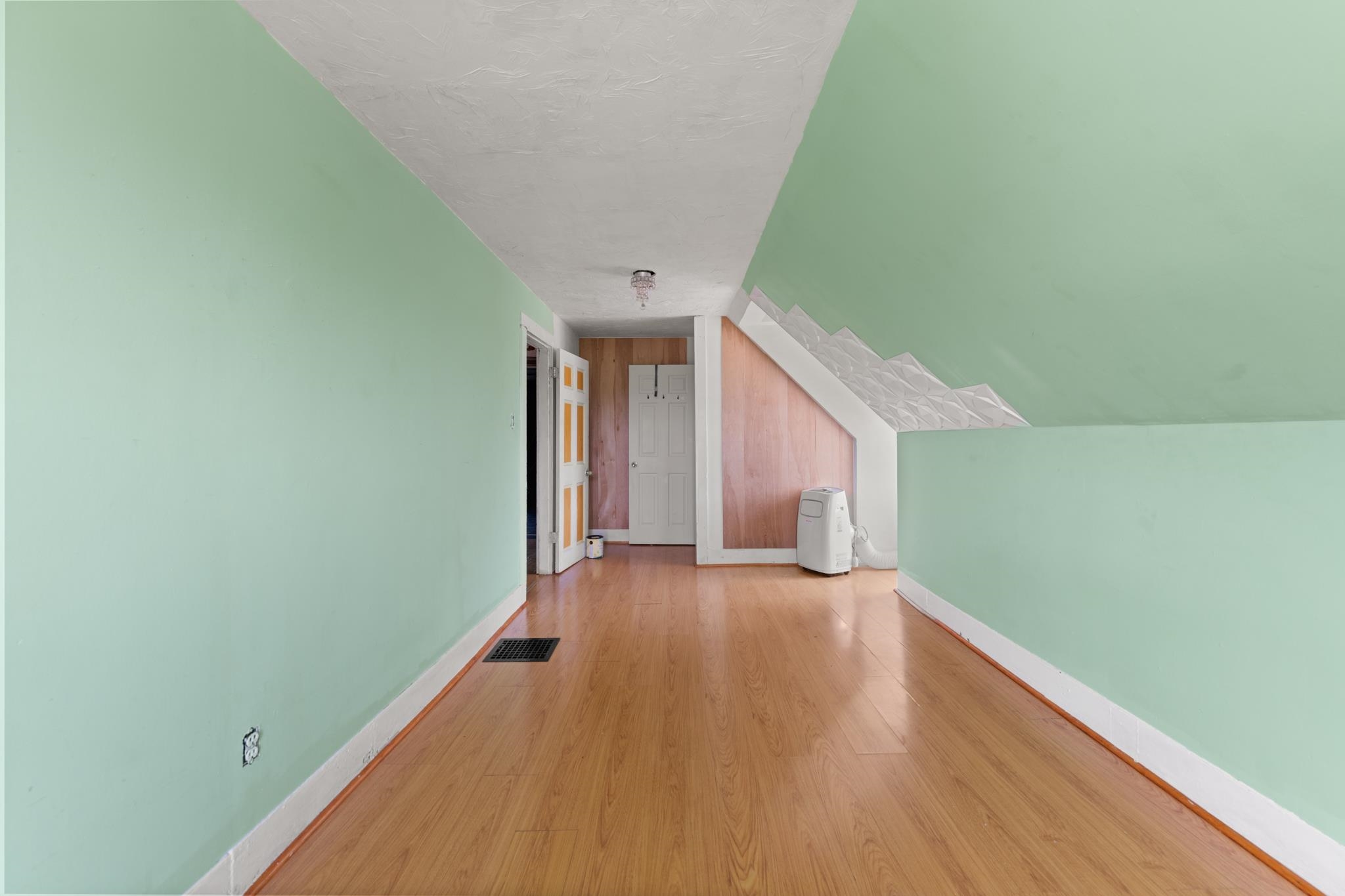 8 Oak Hill Street Property Photo 25