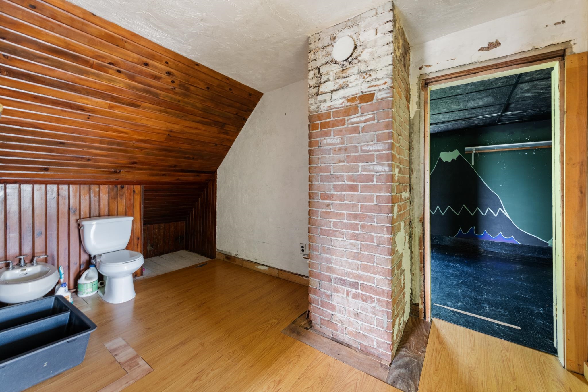 8 Oak Hill Street Property Photo 29